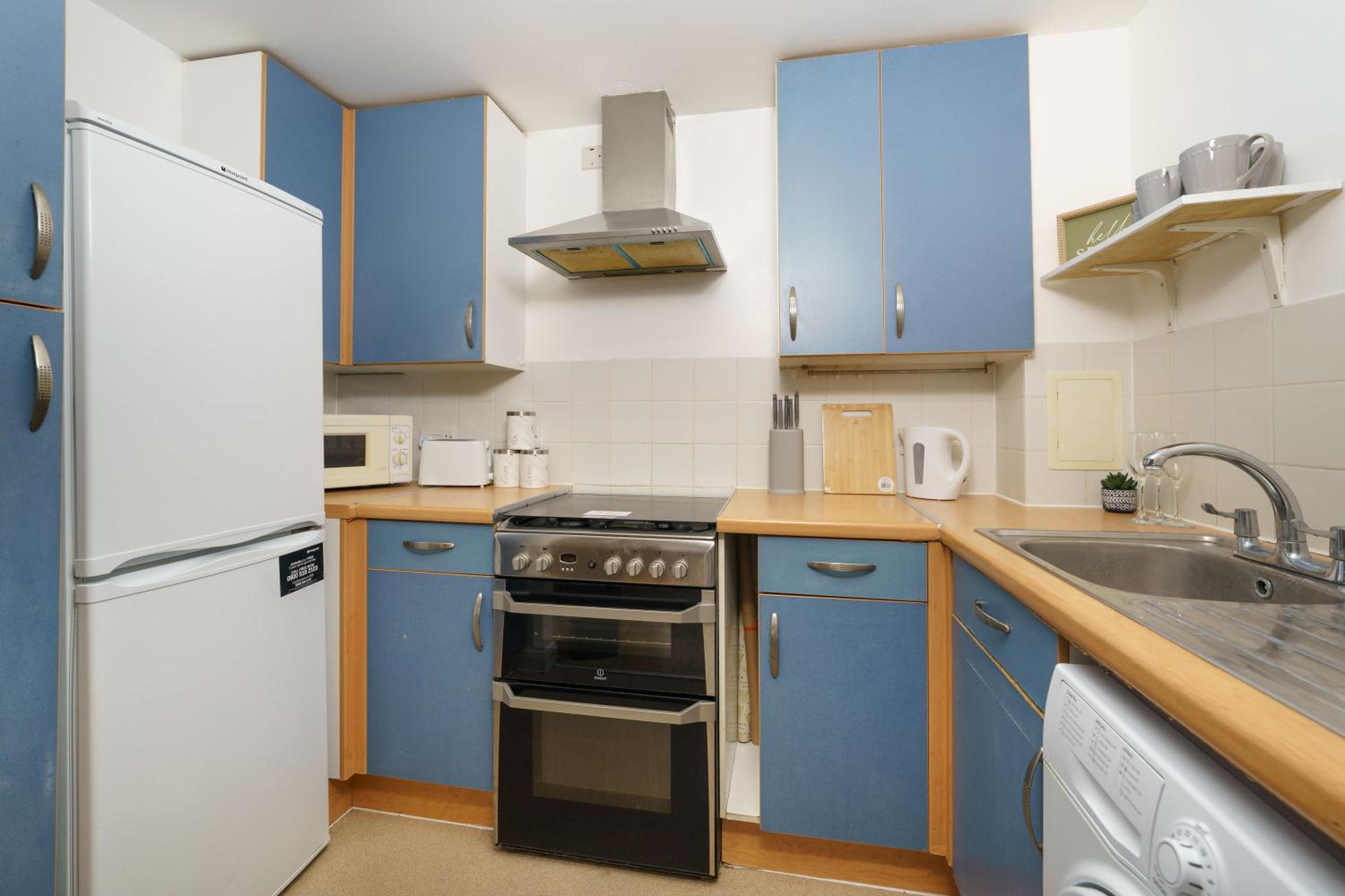 Beautiful 1 Bed Apartment with Living Room