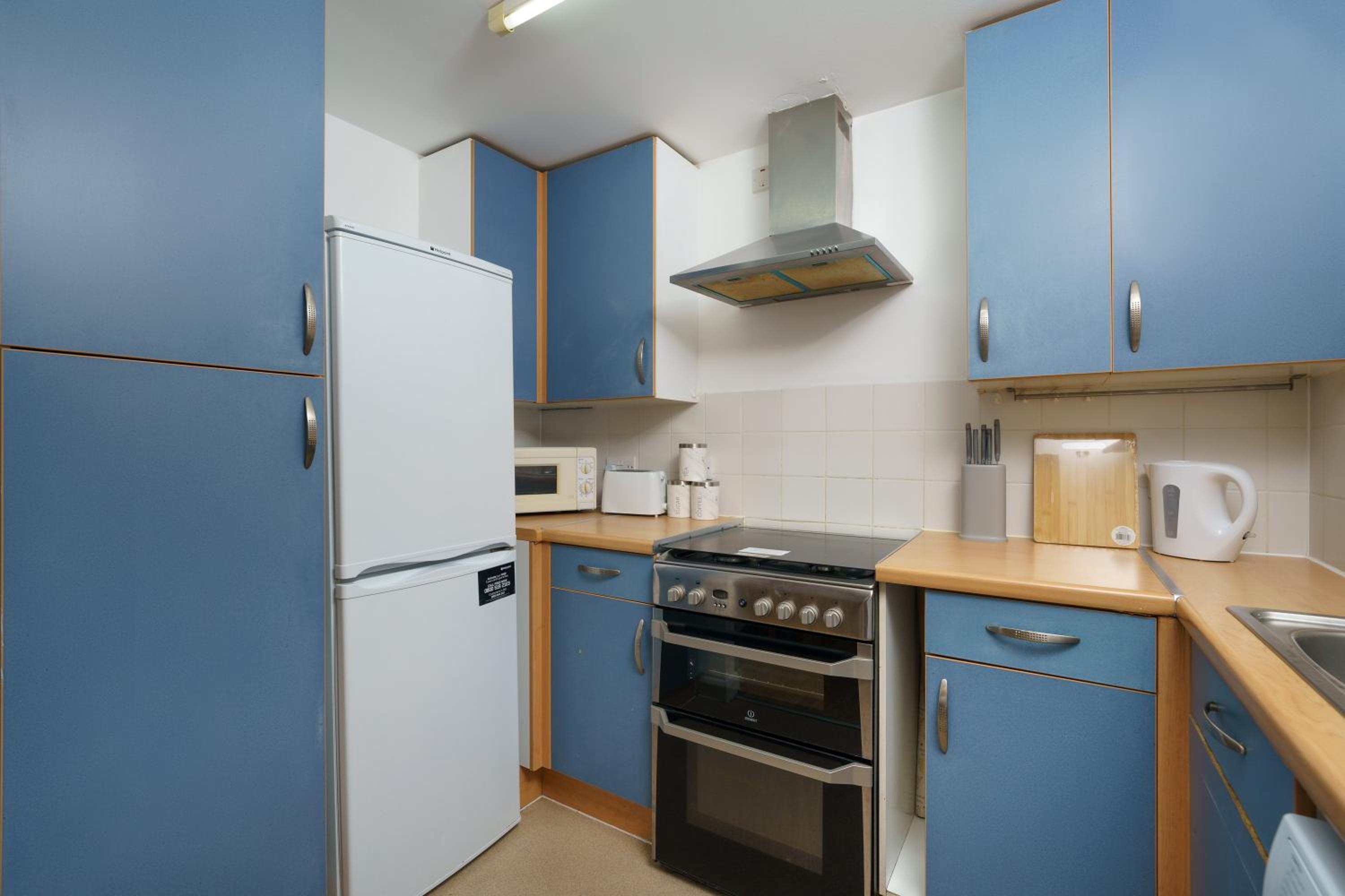 Beautiful 1 Bed Apartment with Living Room