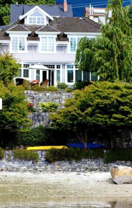 Arrive @ Deep Cove Waterfront Home