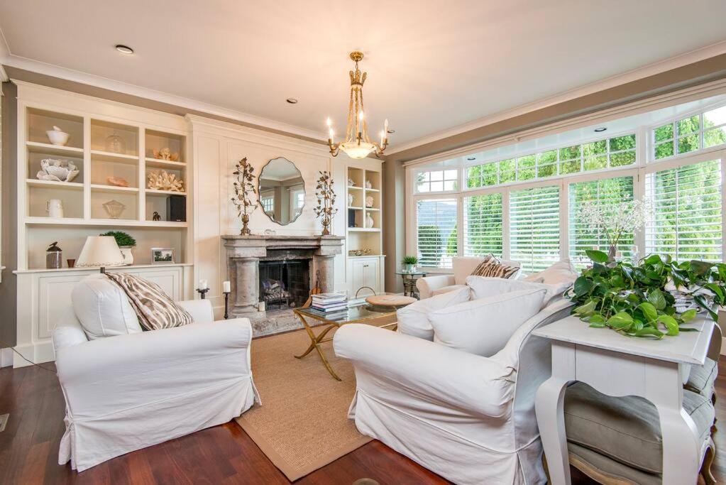 Arrive @ Deep Cove Waterfront Home