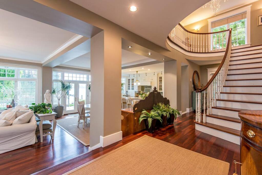 Arrive @ Deep Cove Waterfront Home
