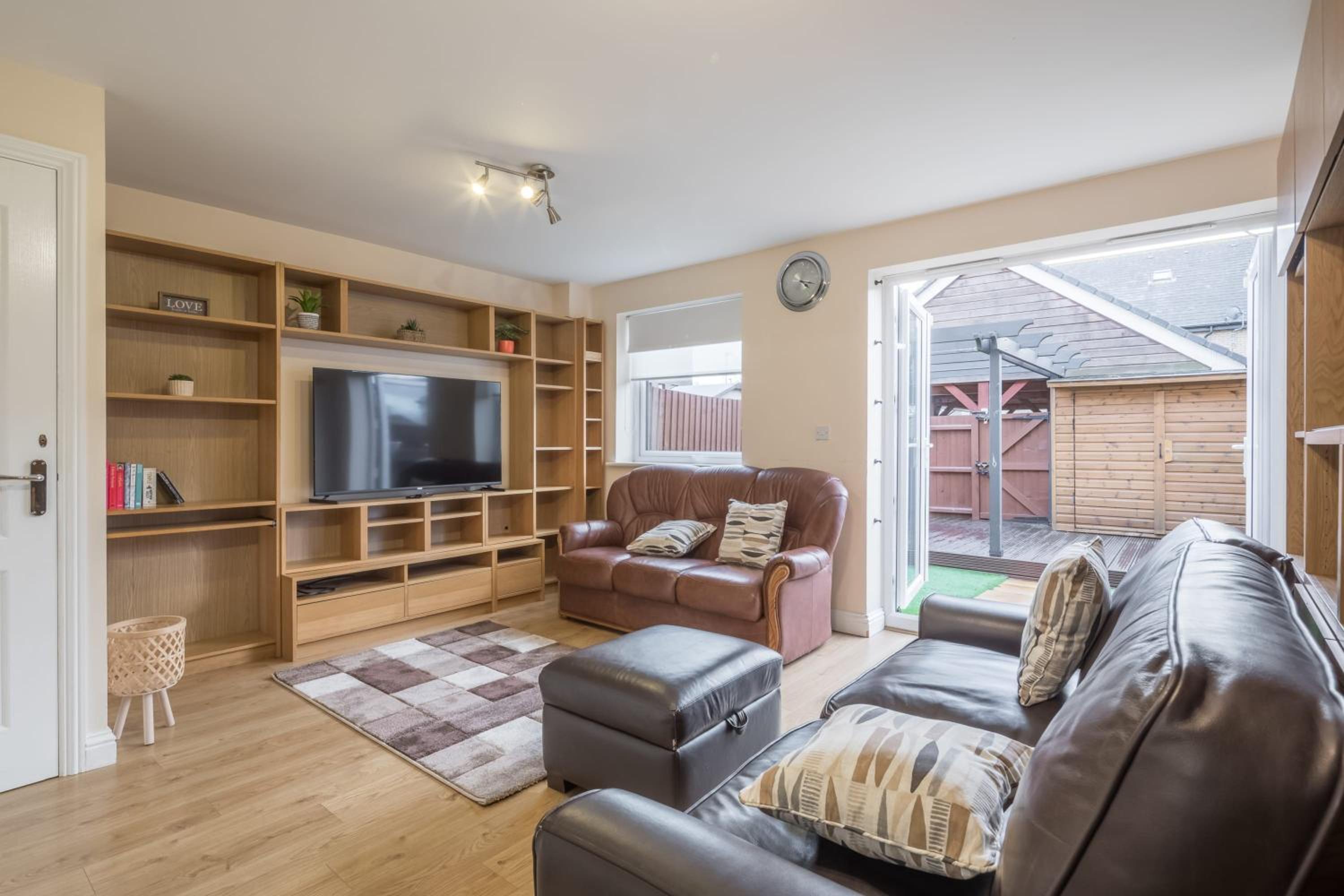Modern and Comfy 3 bed Cambridge House view 3