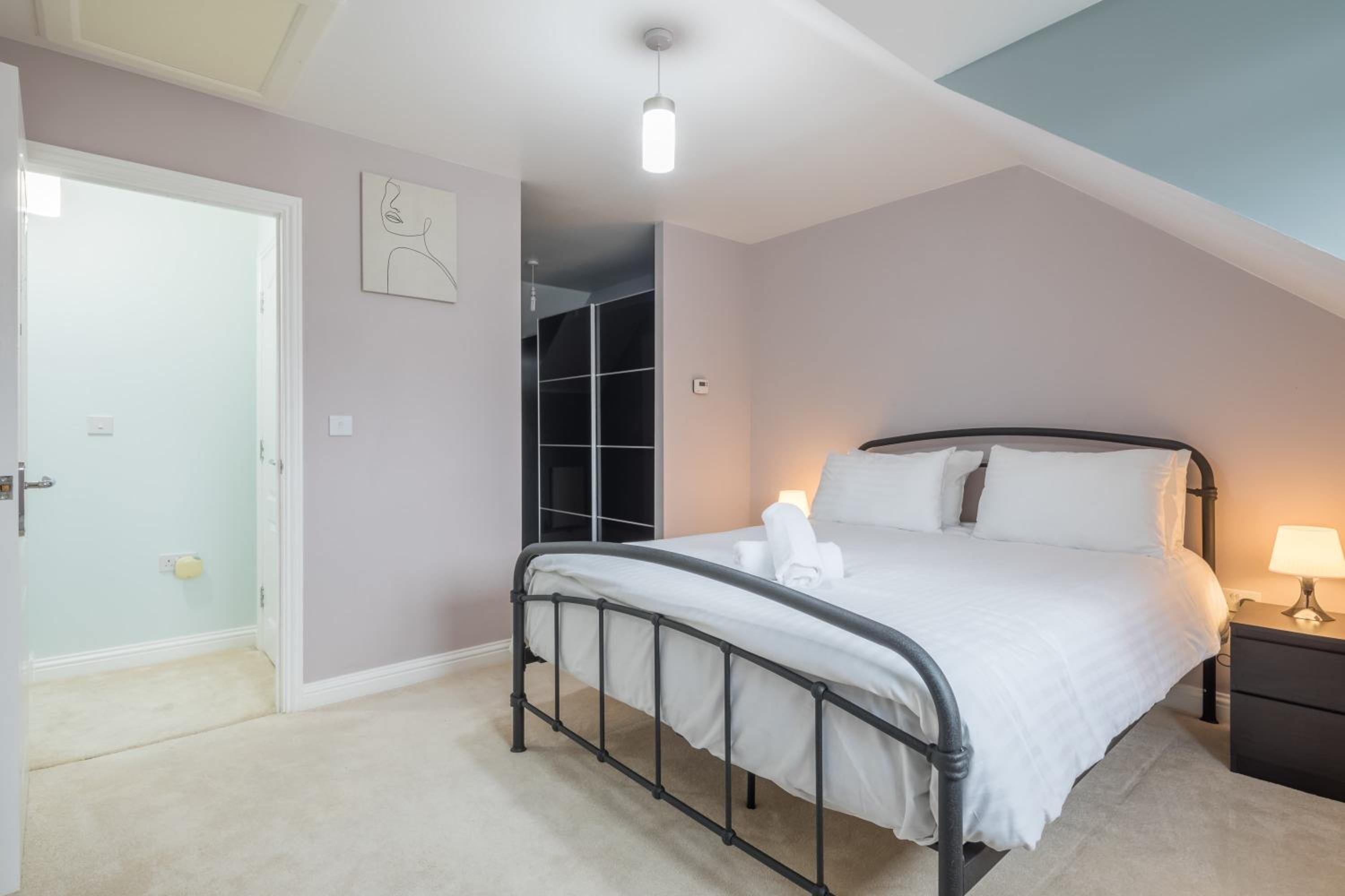 Modern and Comfy 3 bed Cambridge House view 5