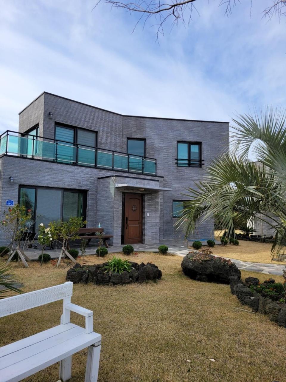 Jeju Hill Tower Pension