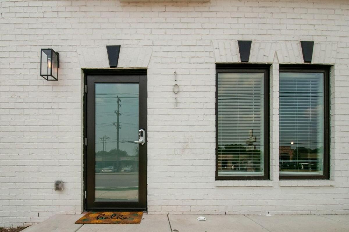 New Nashville Condo with 2 King beds walk to bars view 2