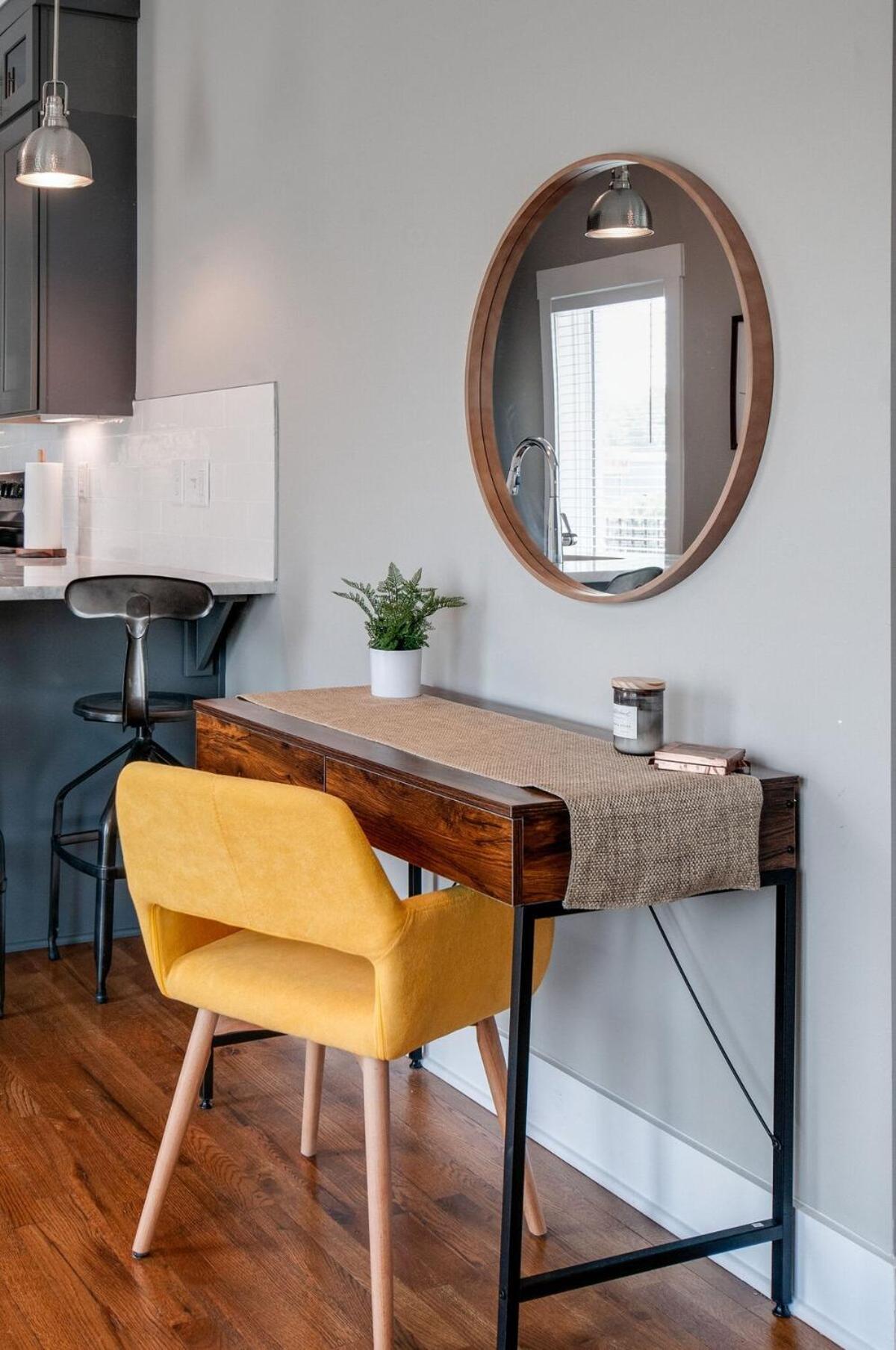 New Nashville Condo with 2 King beds walk to bars view 4