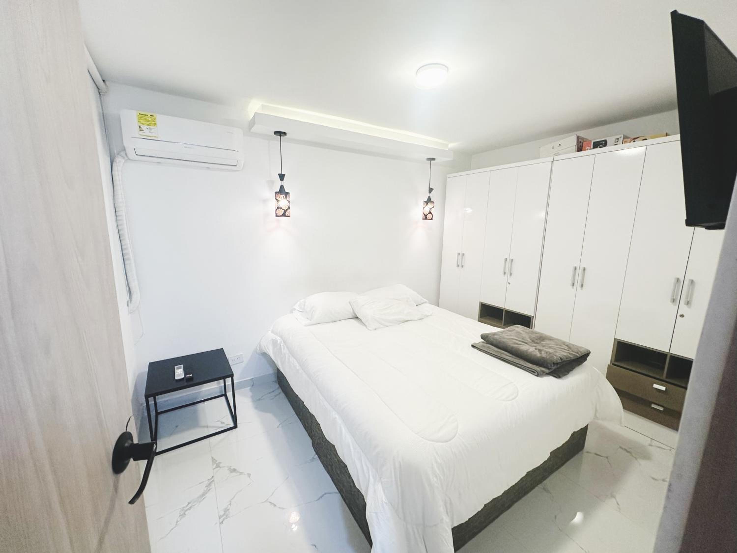 Moderno apto low cost 15 min CC buena vista 2 TV con parqueadero comunal