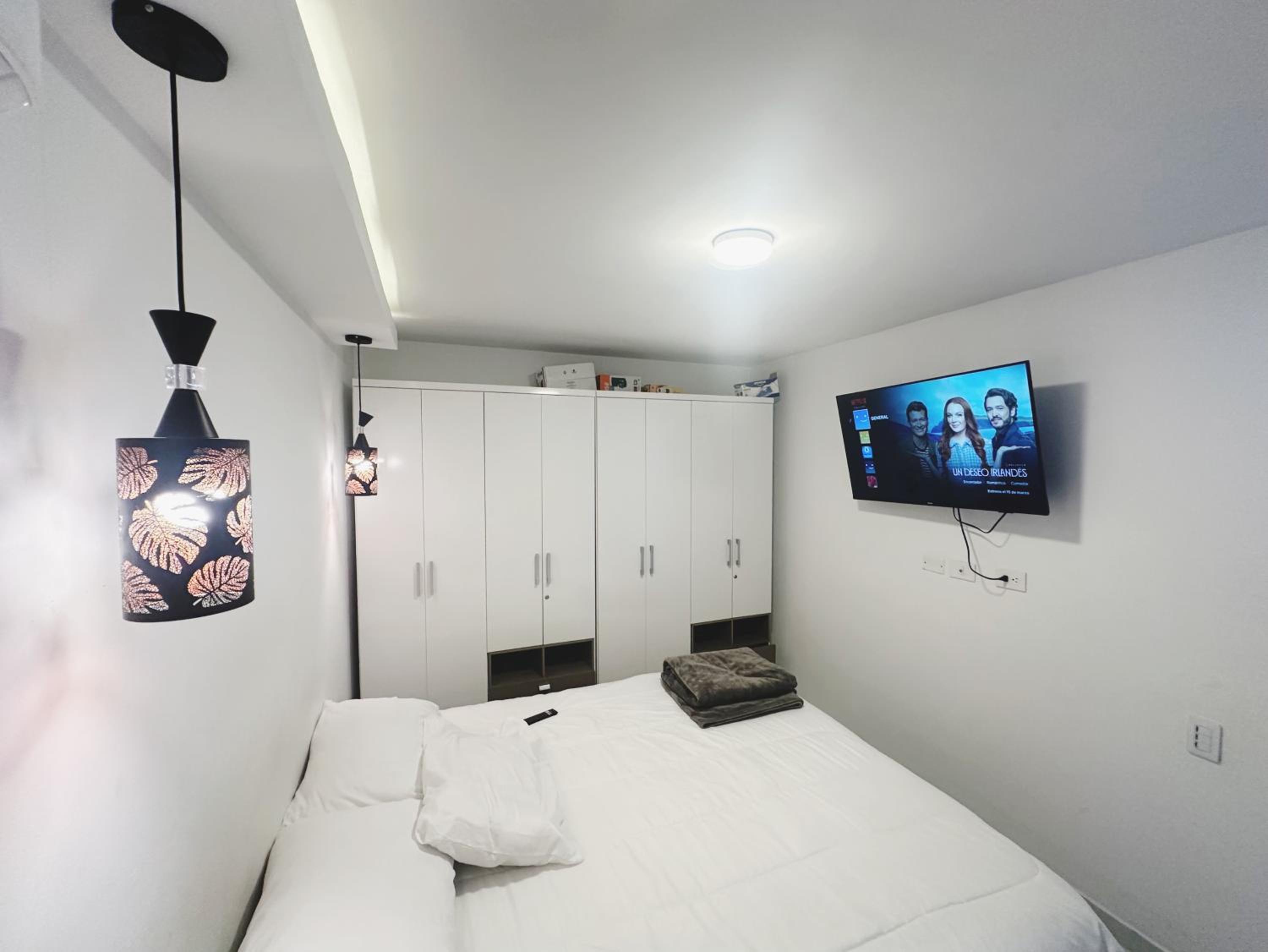 Moderno apto low cost 15 min CC buena vista 2 TV con parqueadero comunal