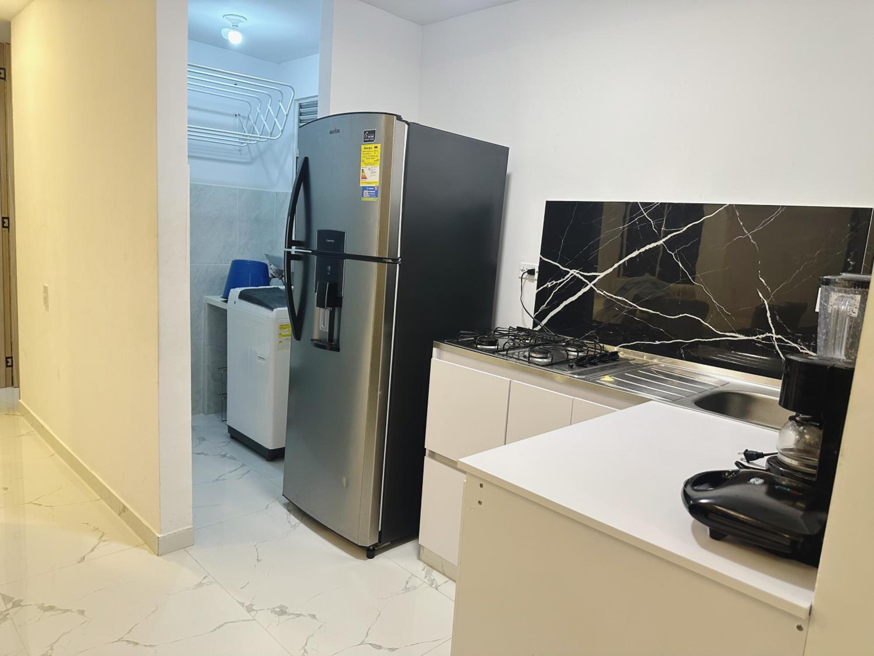 Moderno apto low cost 15 min CC buena vista 2 TV con parqueadero comunal