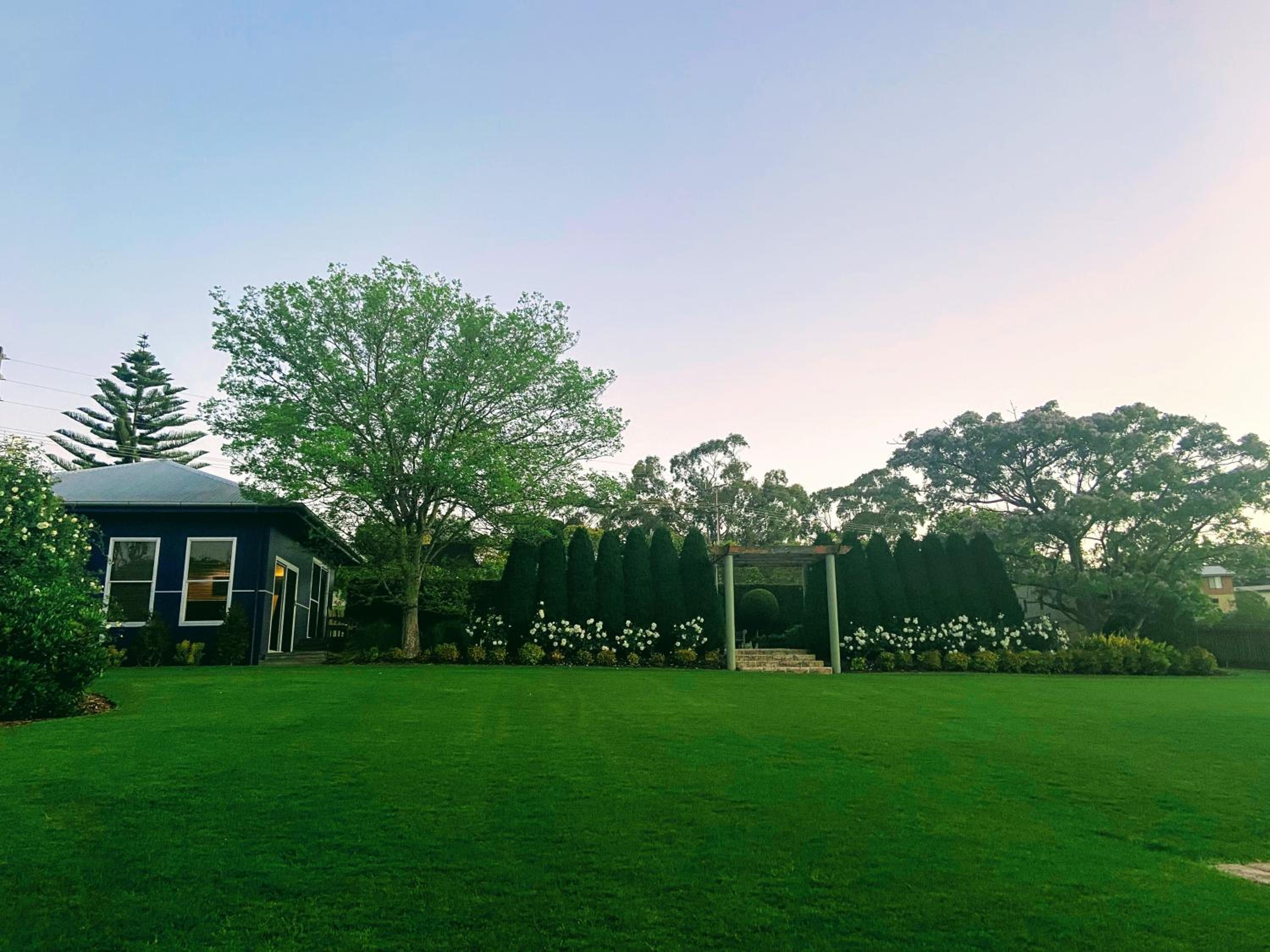 S T U D I O 22 Garden Serenity & Coastal Charm