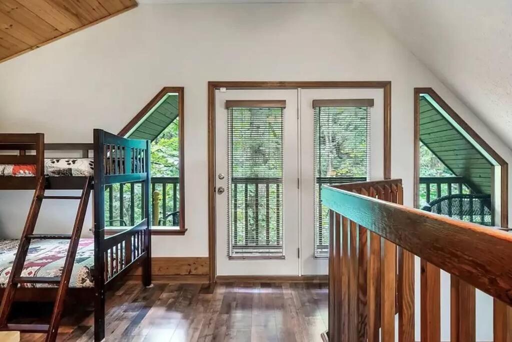 Cozy Cabin, Sleeps 8 - Close to Dollywood with Hot Tub, Arcade, Community Pool view 3