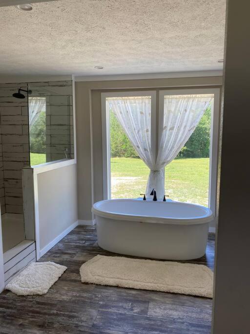 Tranquility 360°- Sleeps 6-8 Tylertown-Columbia view 3
