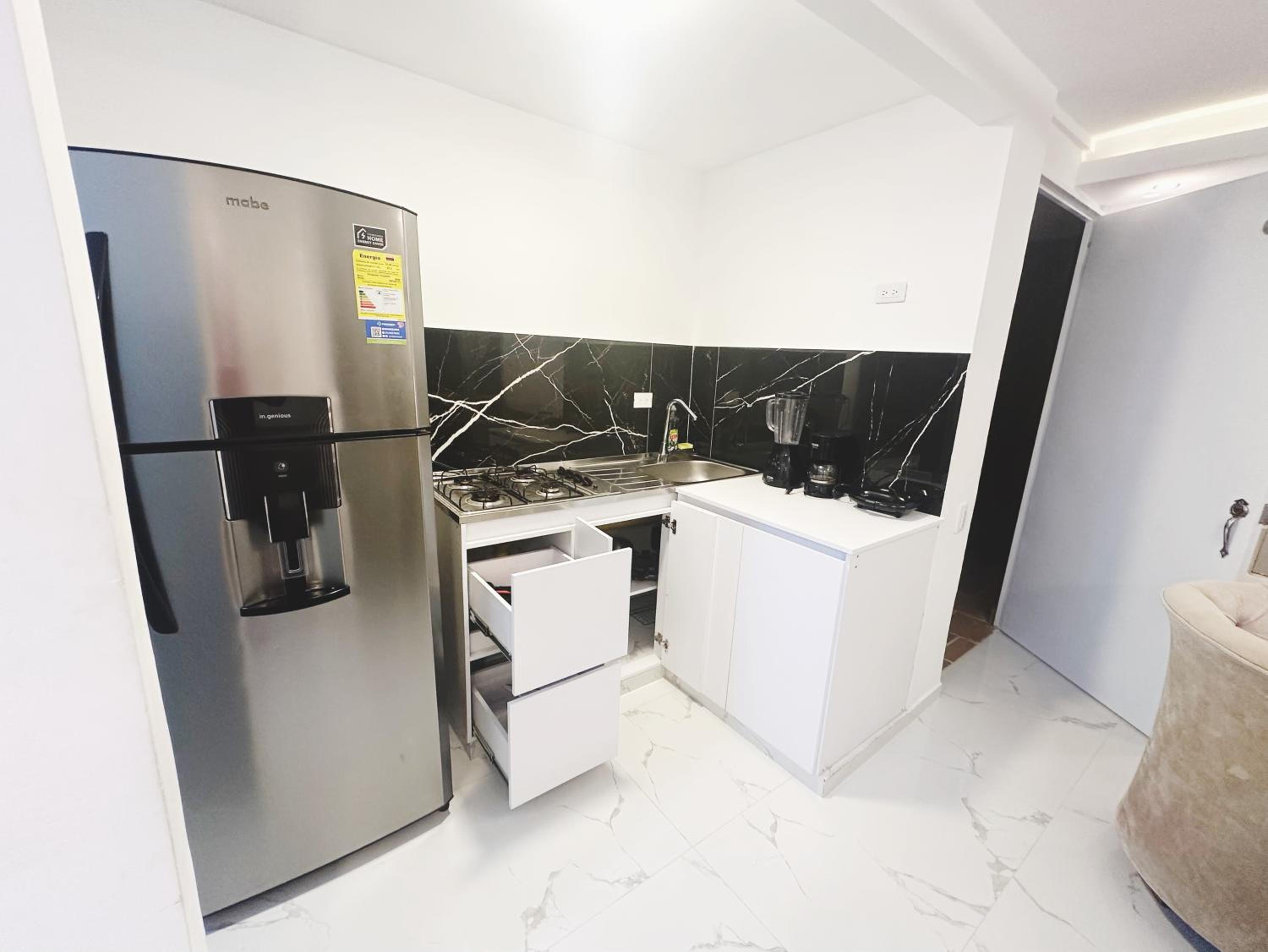 Moderno apto low cost 15 min CC buena vista 2 TV con parqueadero comunal