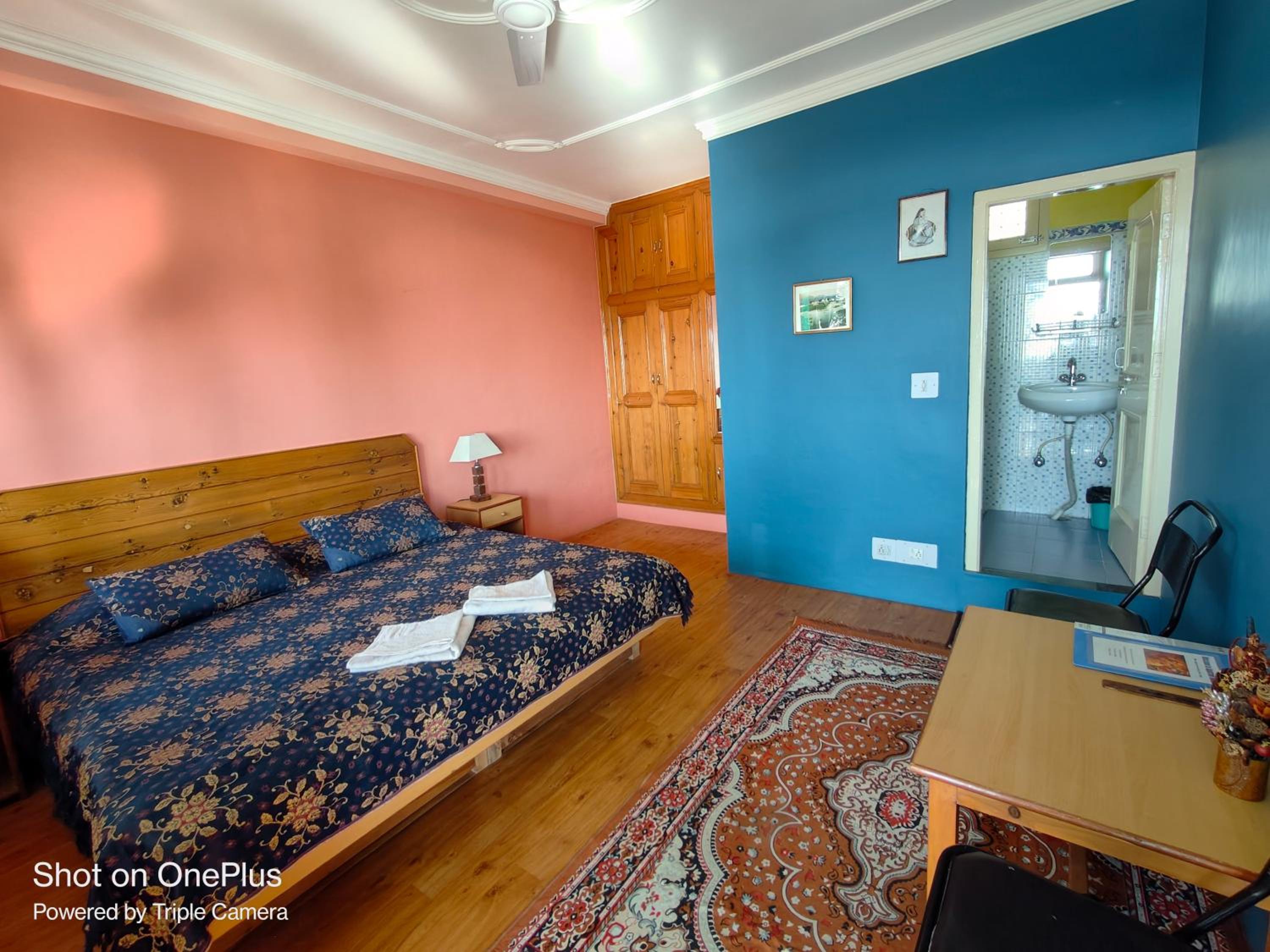 Jagatram Niwas Guesthouse Dharamkot