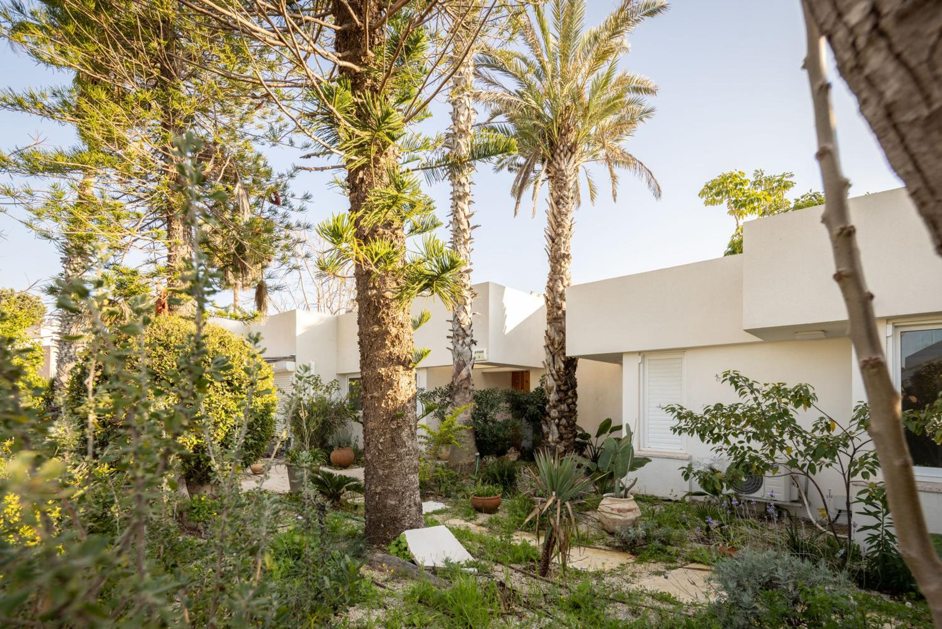 Caesarea Sea-Side Exquisite Retreat with Mamad by Sea N' Rent
