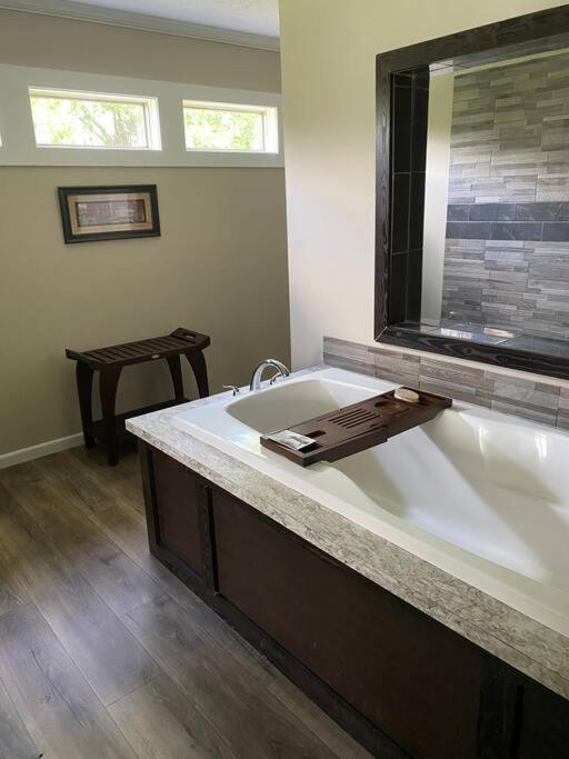 Peaceful Seclusion- 4BR-Tylertown-Columbia-McComb view 4