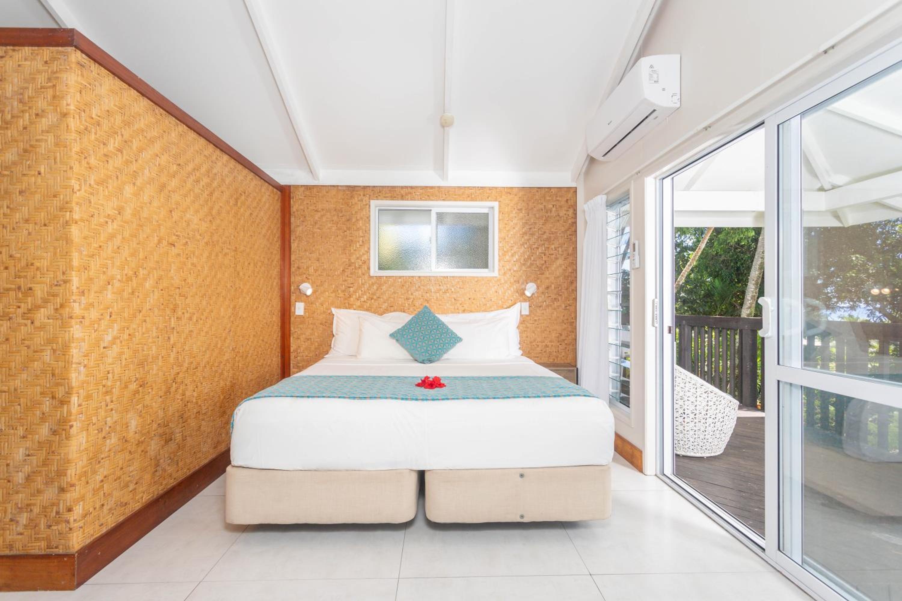 Muri Lagoon View Bungalows - Hillside Bungalow