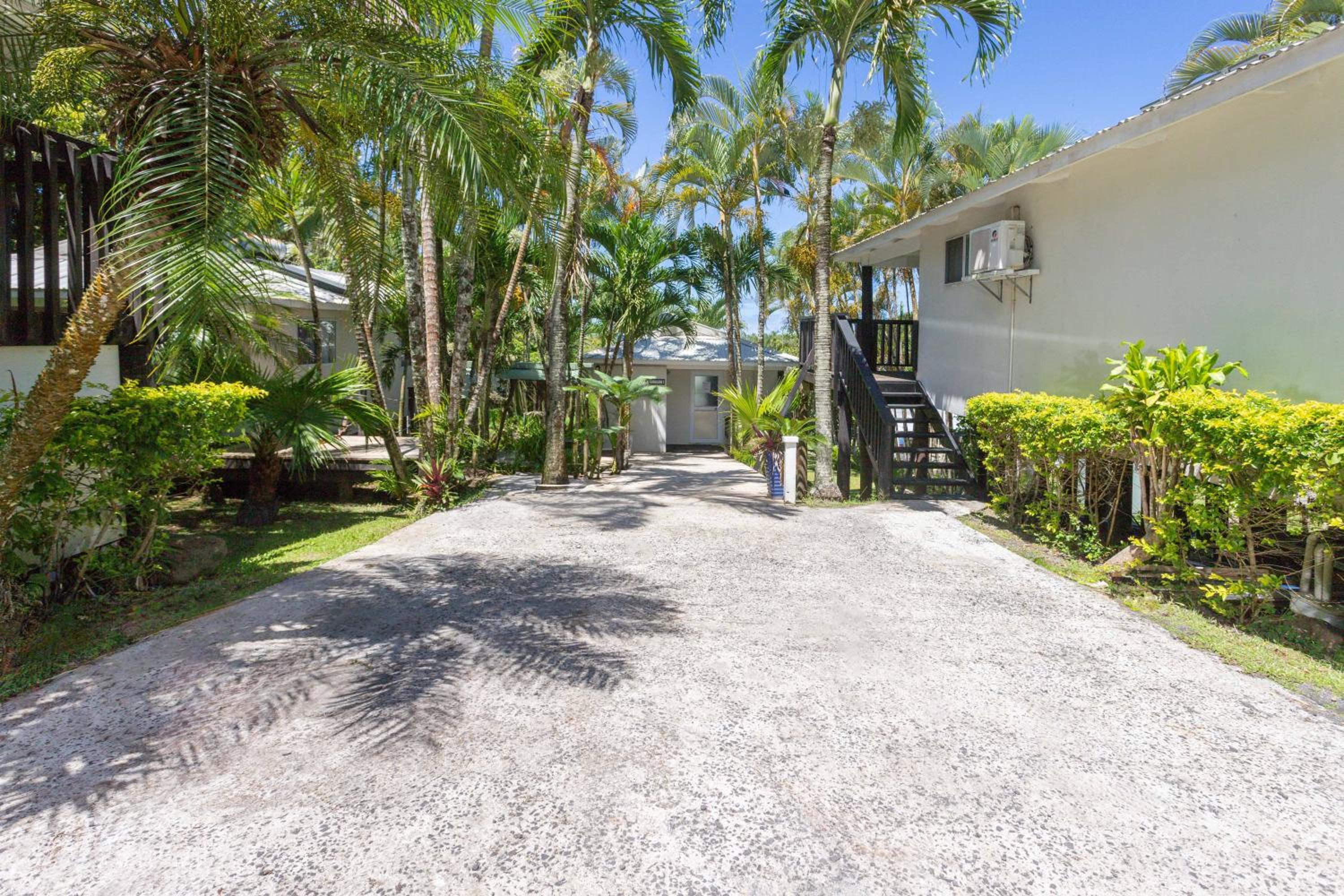 Muri Lagoon View Bungalows - Hillside Bungalow
