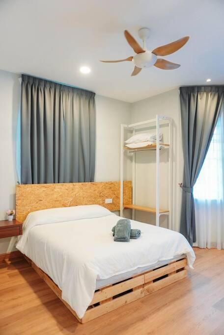Plus Kuantan Homestay, 10-14pax with jacuzzi pool photo 1