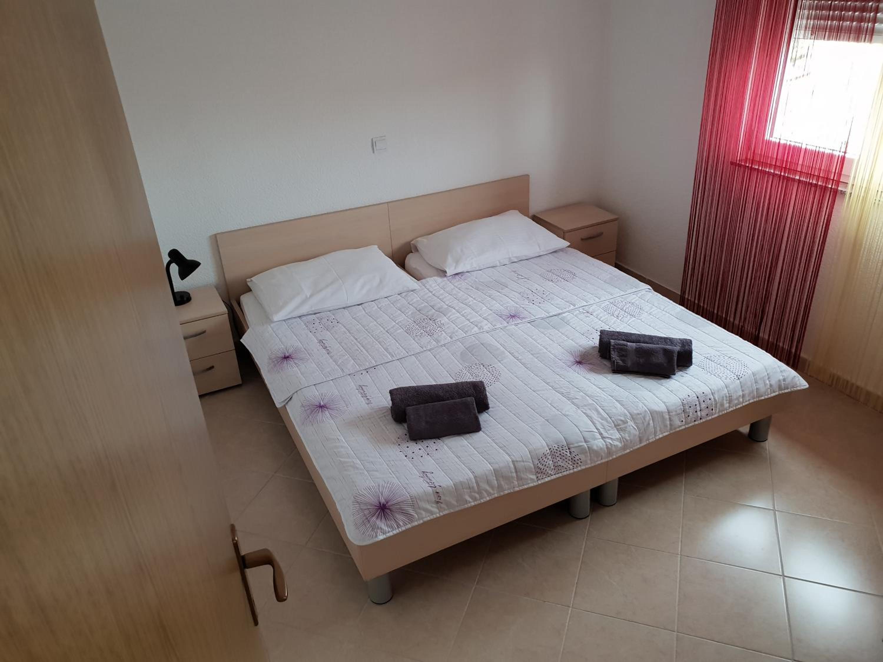 Apartmani I+J Miletic view 4