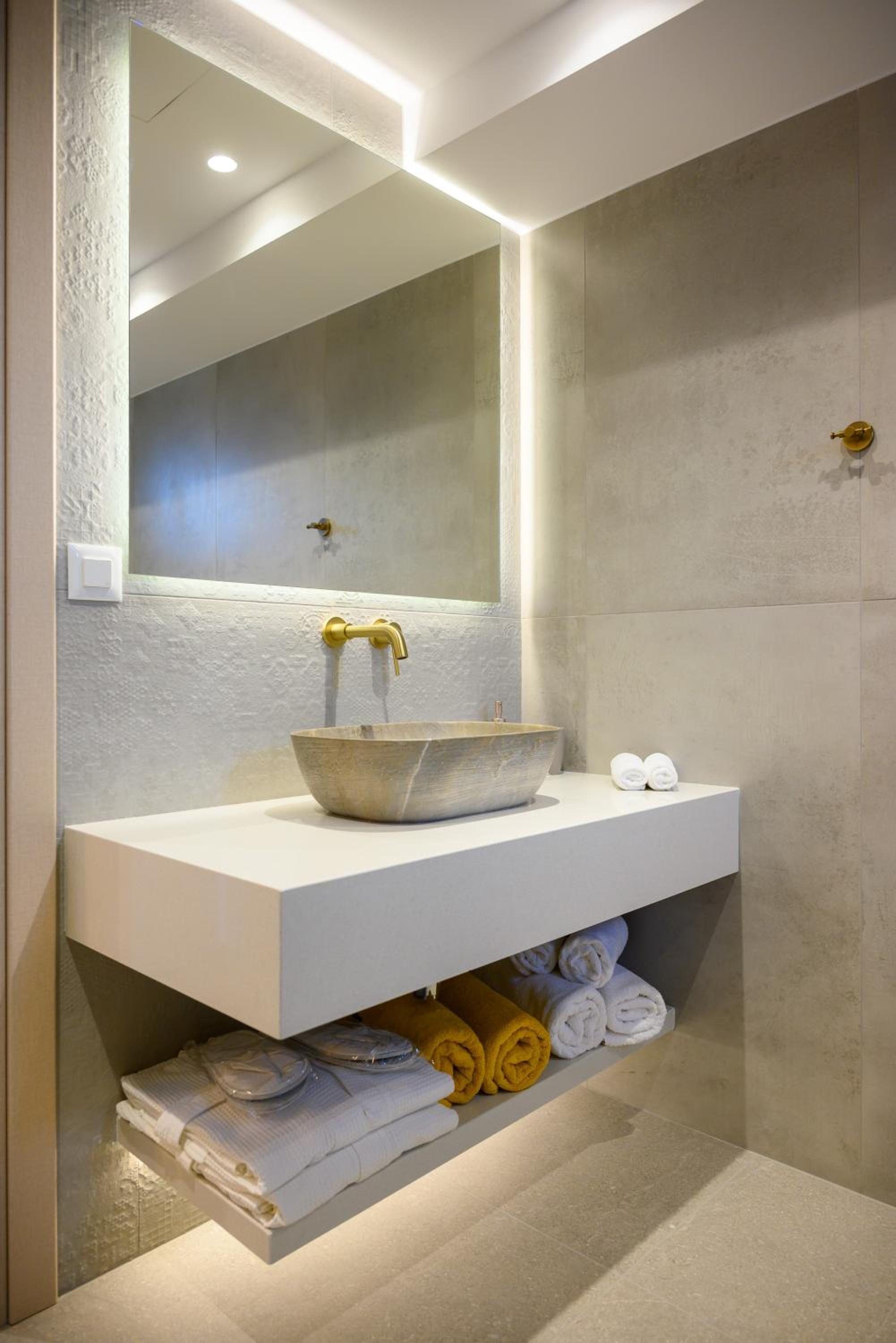 Antheon Apartment 1 view 4
