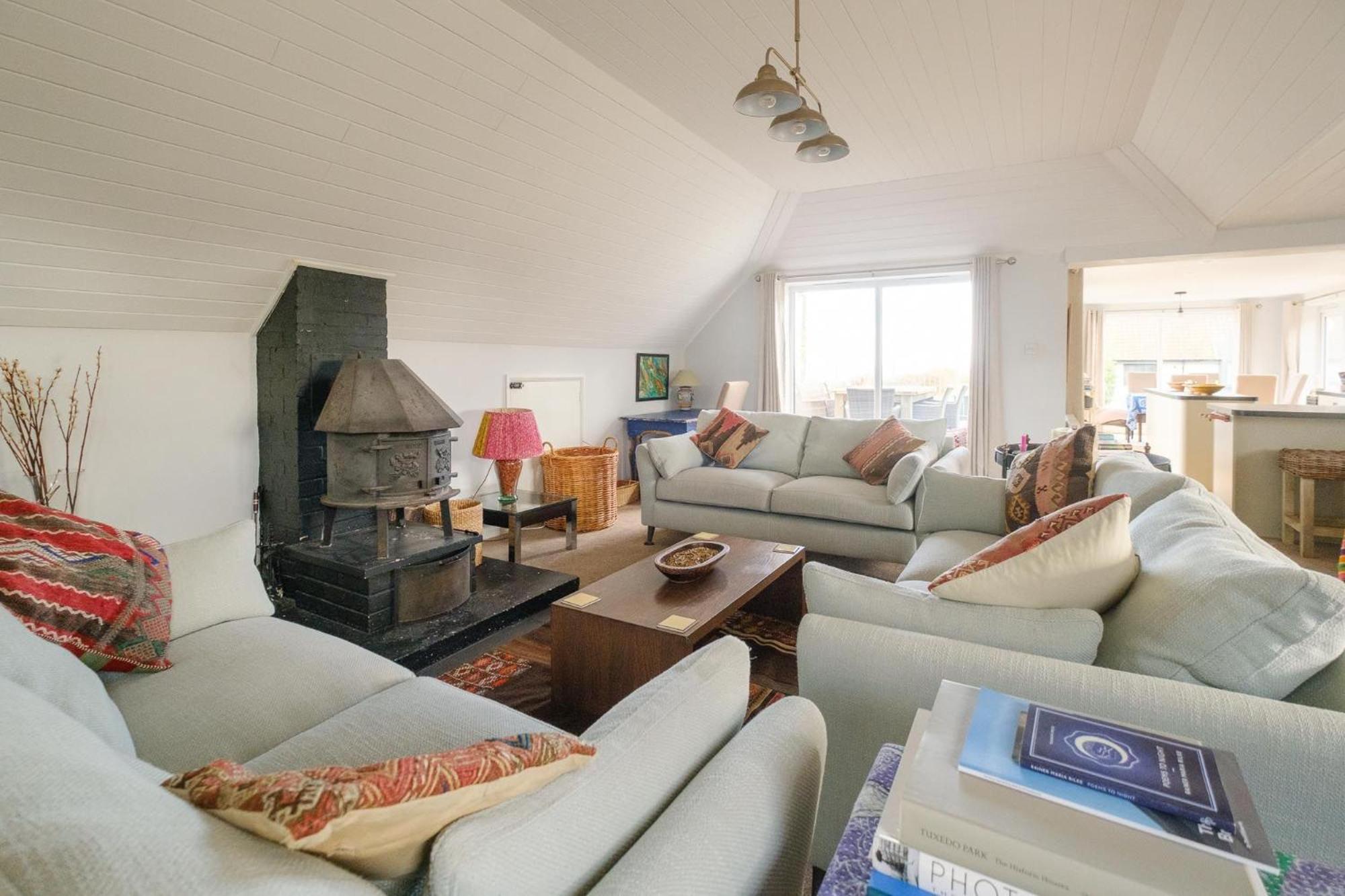 Fishermans Loft - A seaside house in Thorpeness with direct access to the beach - Aldeburgh Coastal Cottages