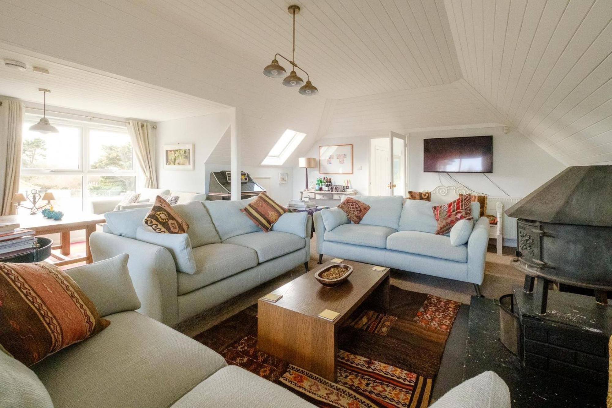 Fishermans Loft - A seaside house in Thorpeness with direct access to the beach - Aldeburgh Coastal Cottages