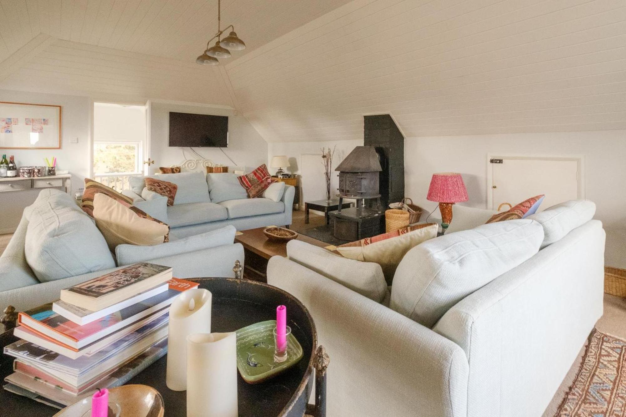 Fishermans Loft - A seaside house in Thorpeness with direct access to the beach - Aldeburgh Coastal Cottages