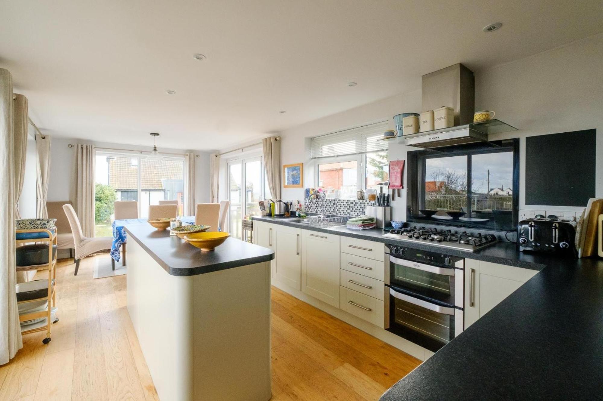 Fishermans Loft - A seaside house in Thorpeness with direct access to the beach - Aldeburgh Coastal Cottages