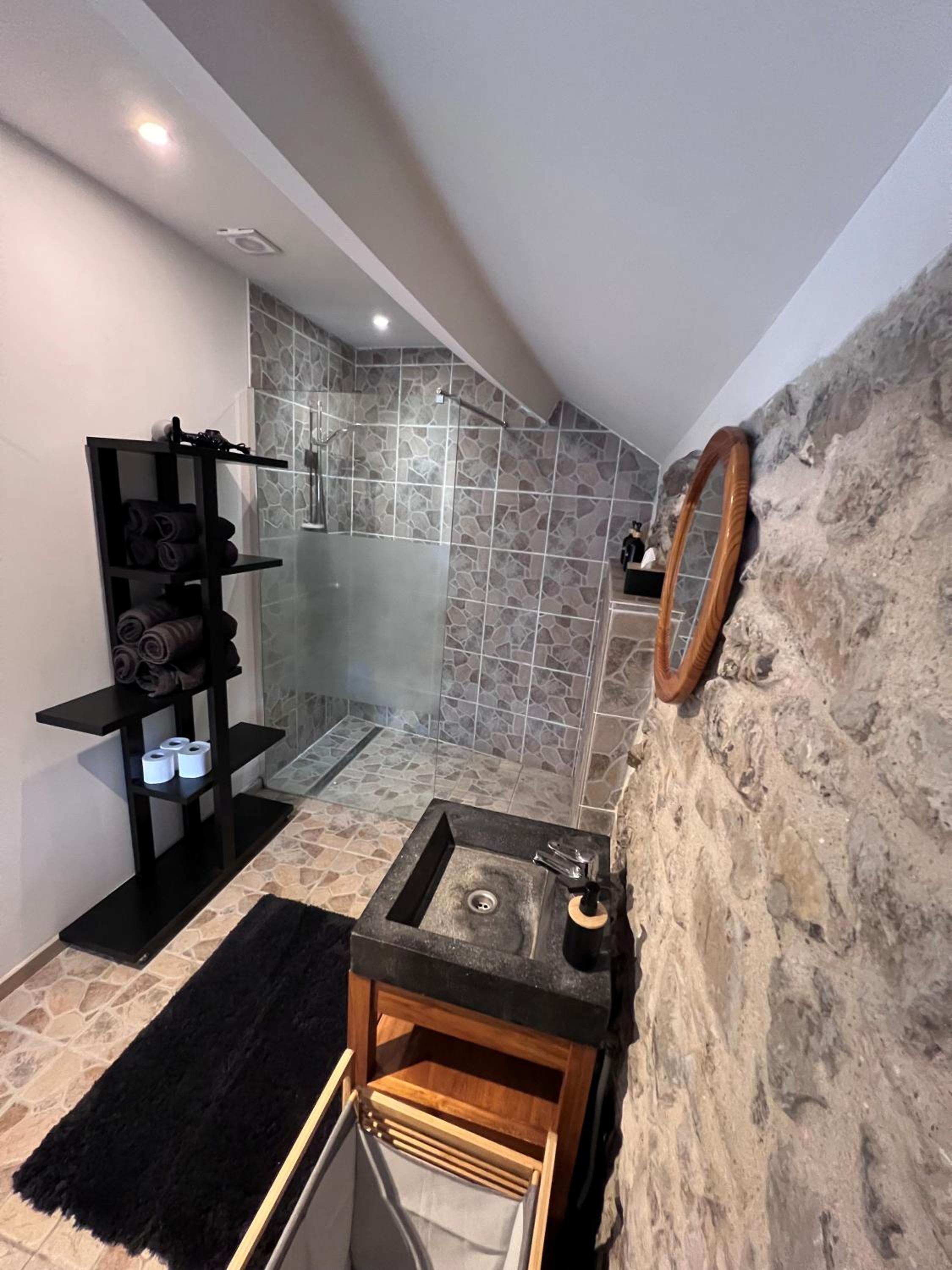 Gîte Rubis - JACUZZI - Pairi Daiza - 6 pers
