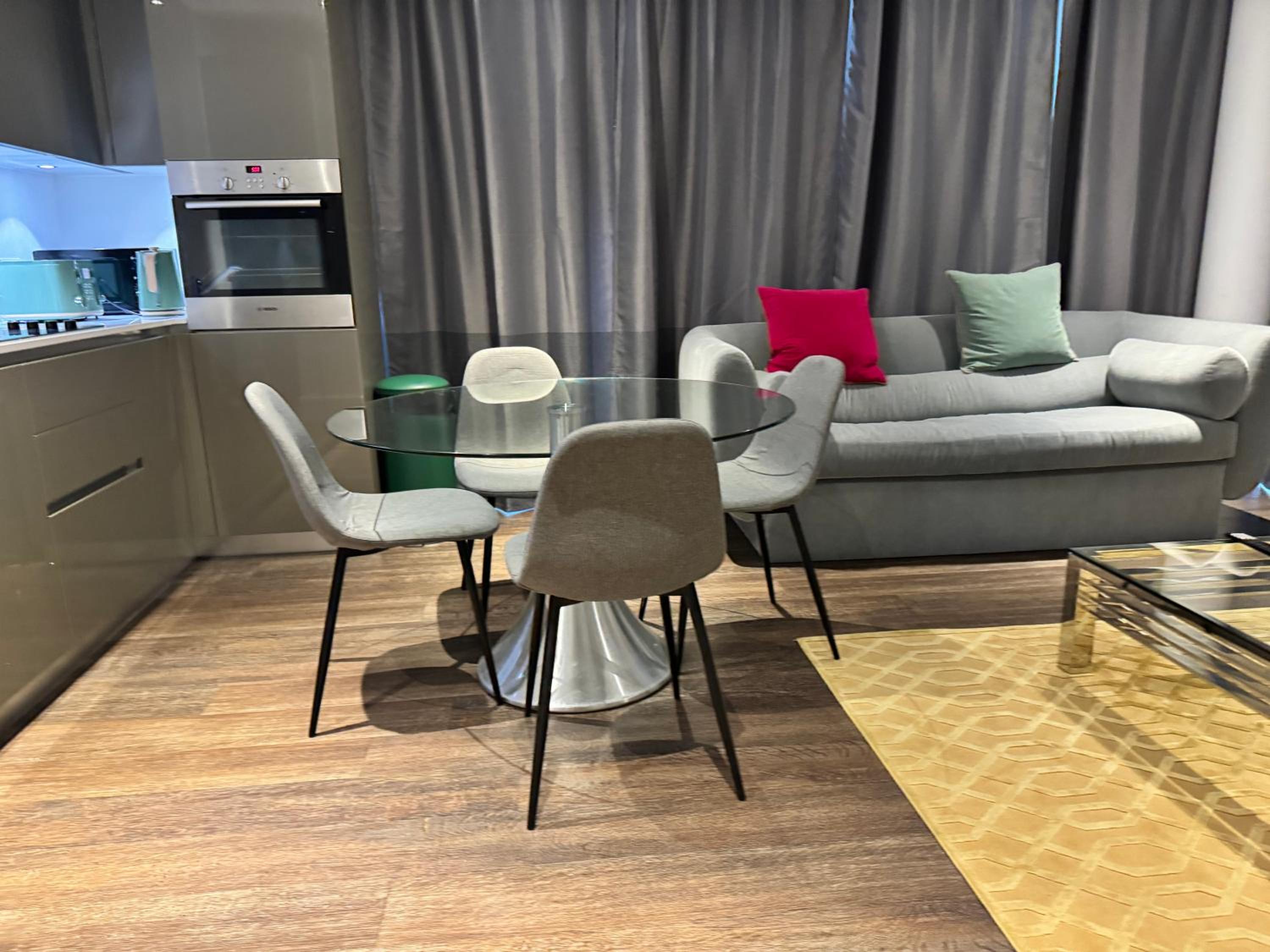Phoenix 2 Bedroom Apartment in london view 3