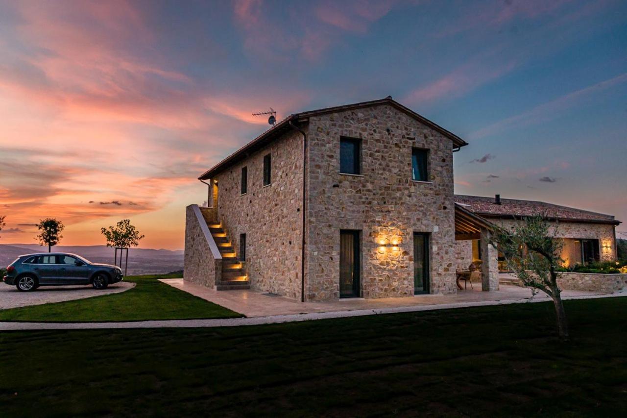 Scappo in Umbria, Il Momento view 5
