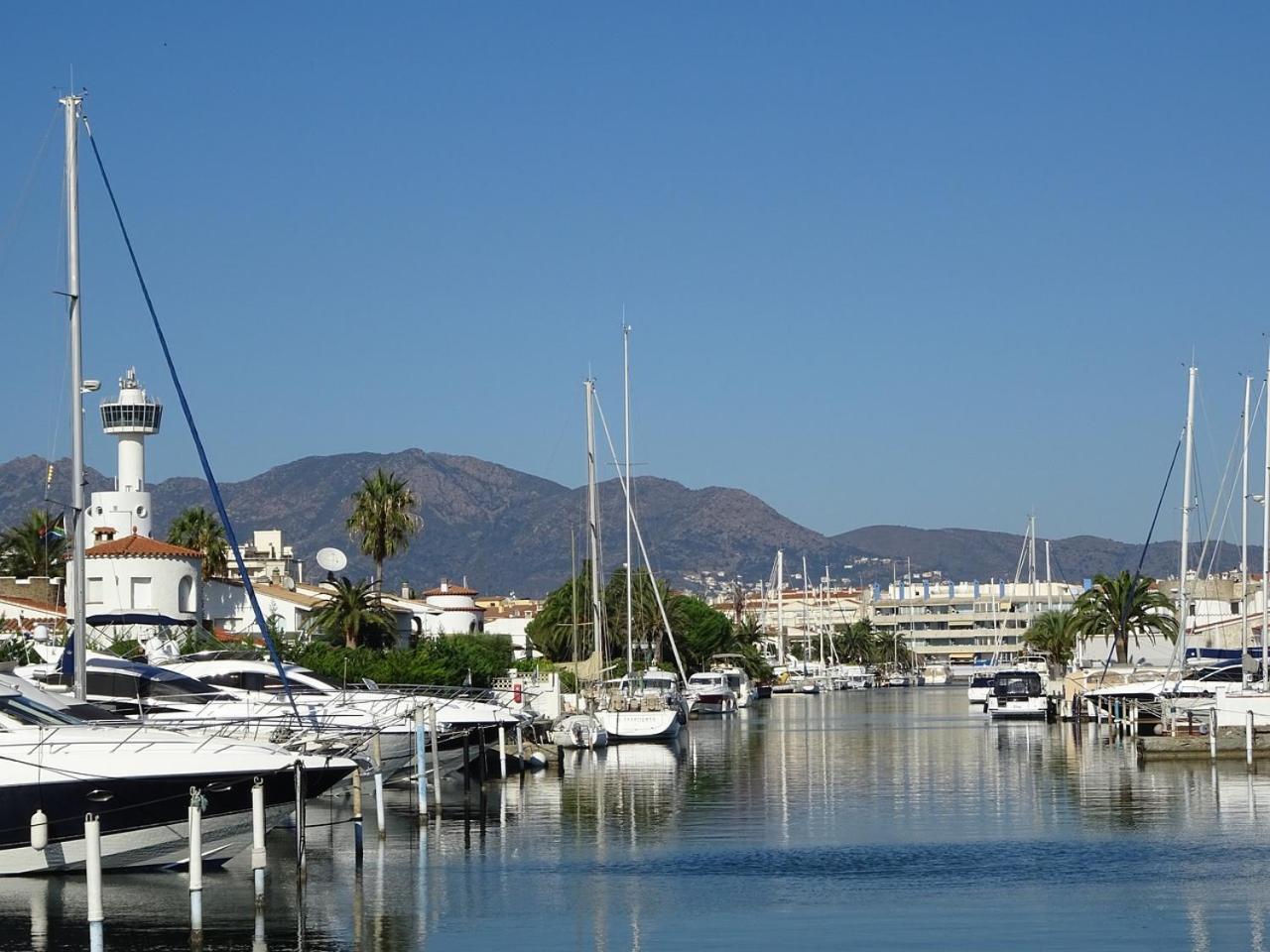 Encantadora casa en canales Empuriabrava