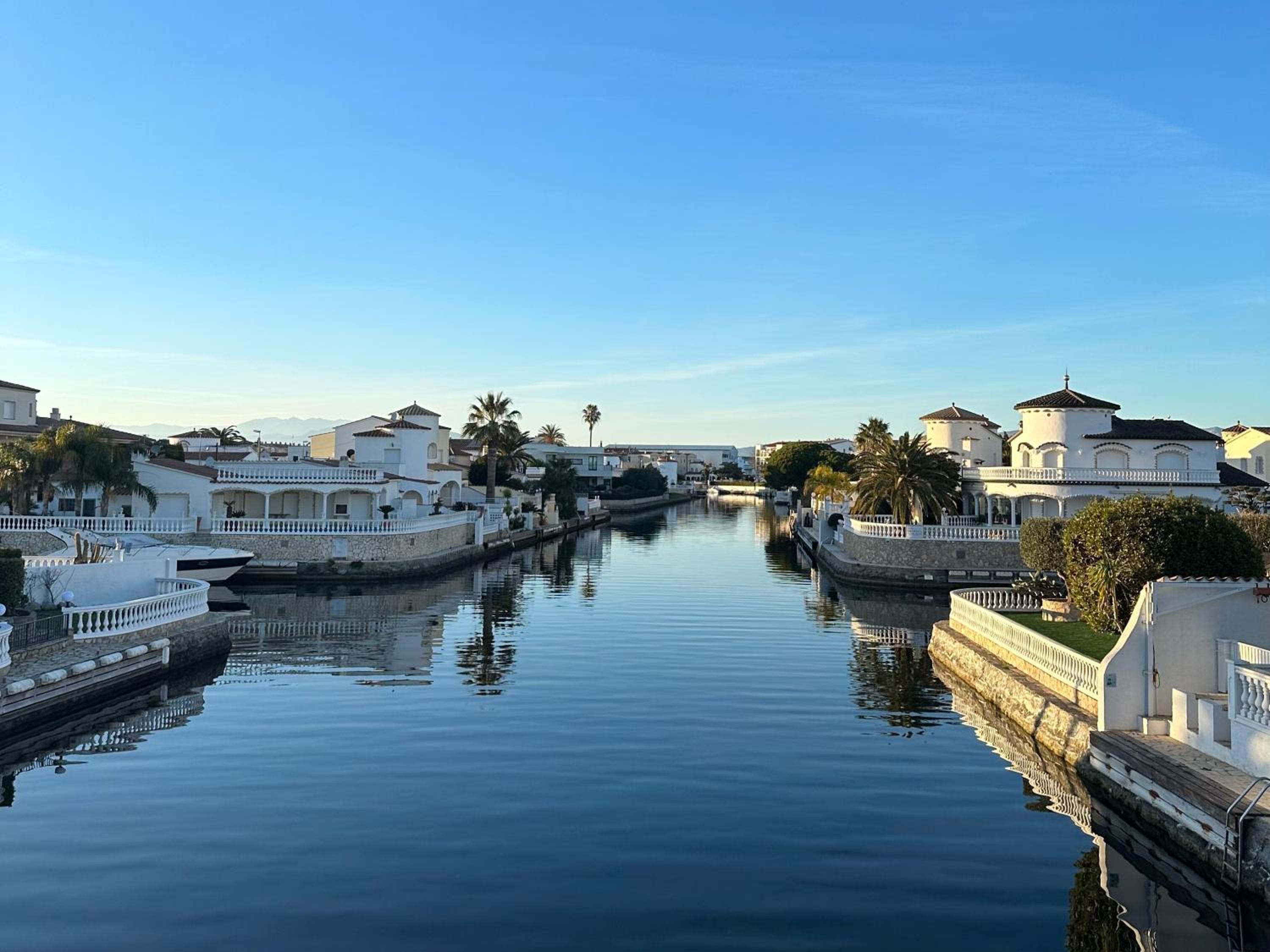 Encantadora casa en canales Empuriabrava