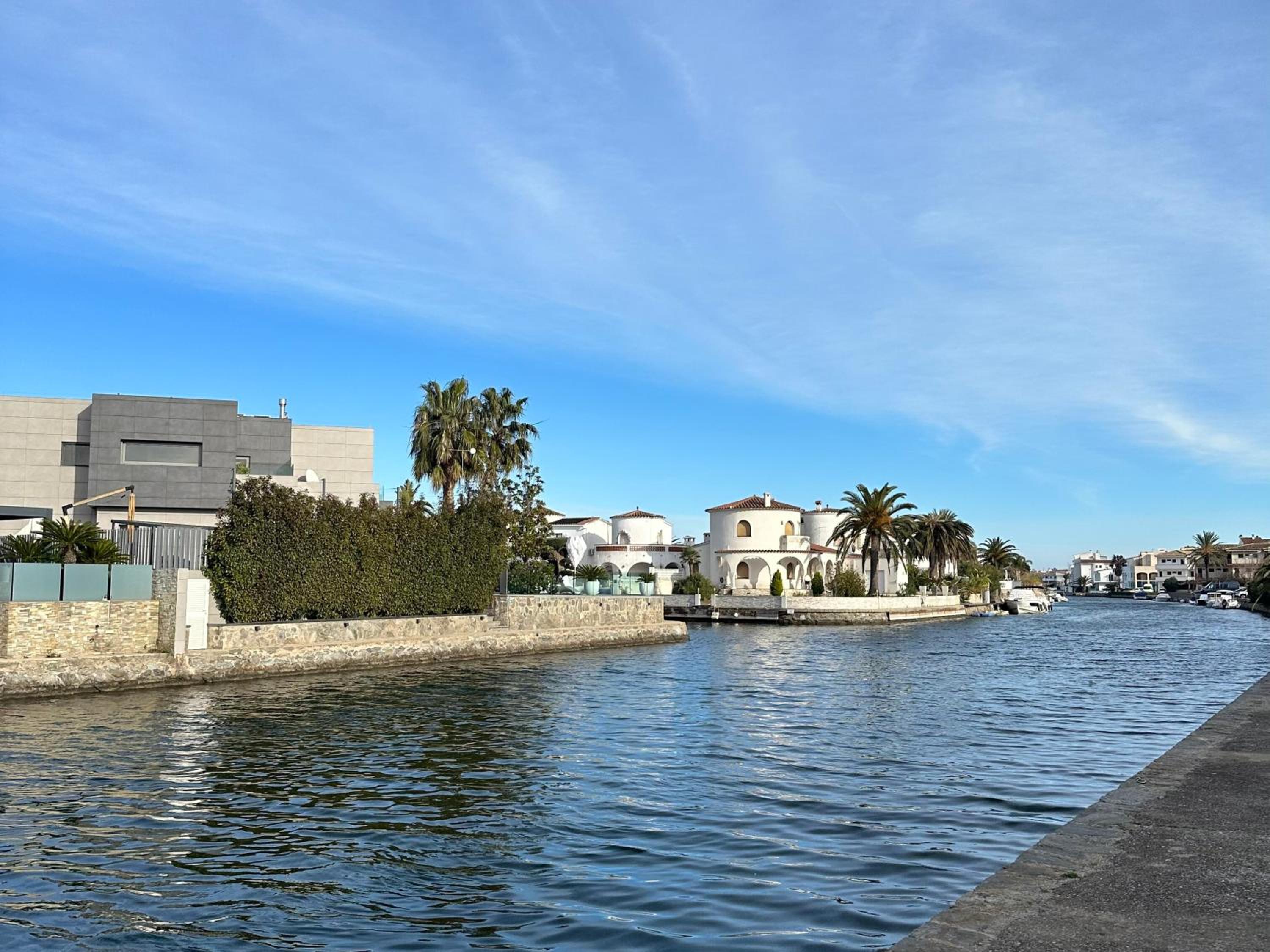 Encantadora casa en canales Empuriabrava