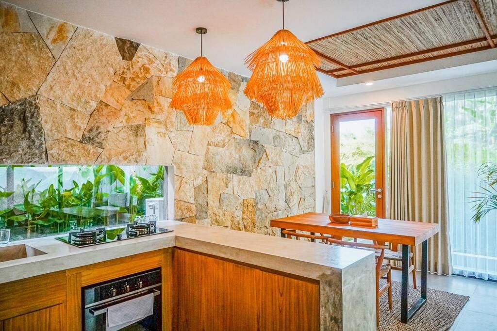 Villa Nyanyi Satu - Serene 2BR Villa with Lush View 5 mins to Beach view 2