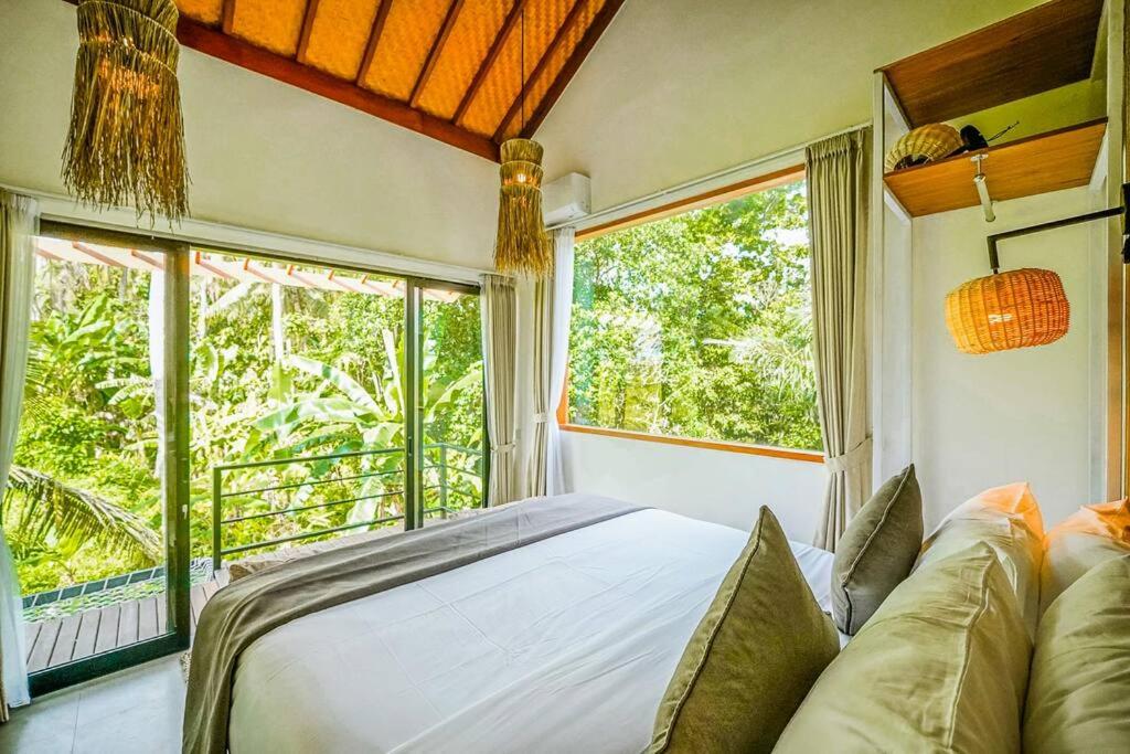 Villa Nyanyi Satu - Serene 2BR Villa with Lush View 5 mins to Beach view 3