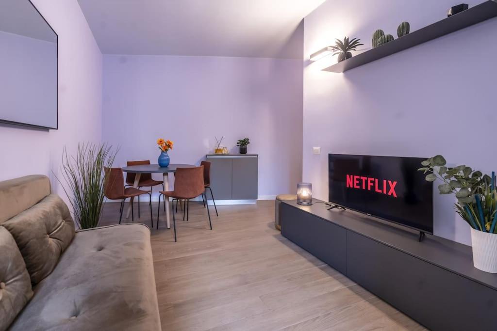[Duomo Center] Two-room Design- Private Gym - Metro