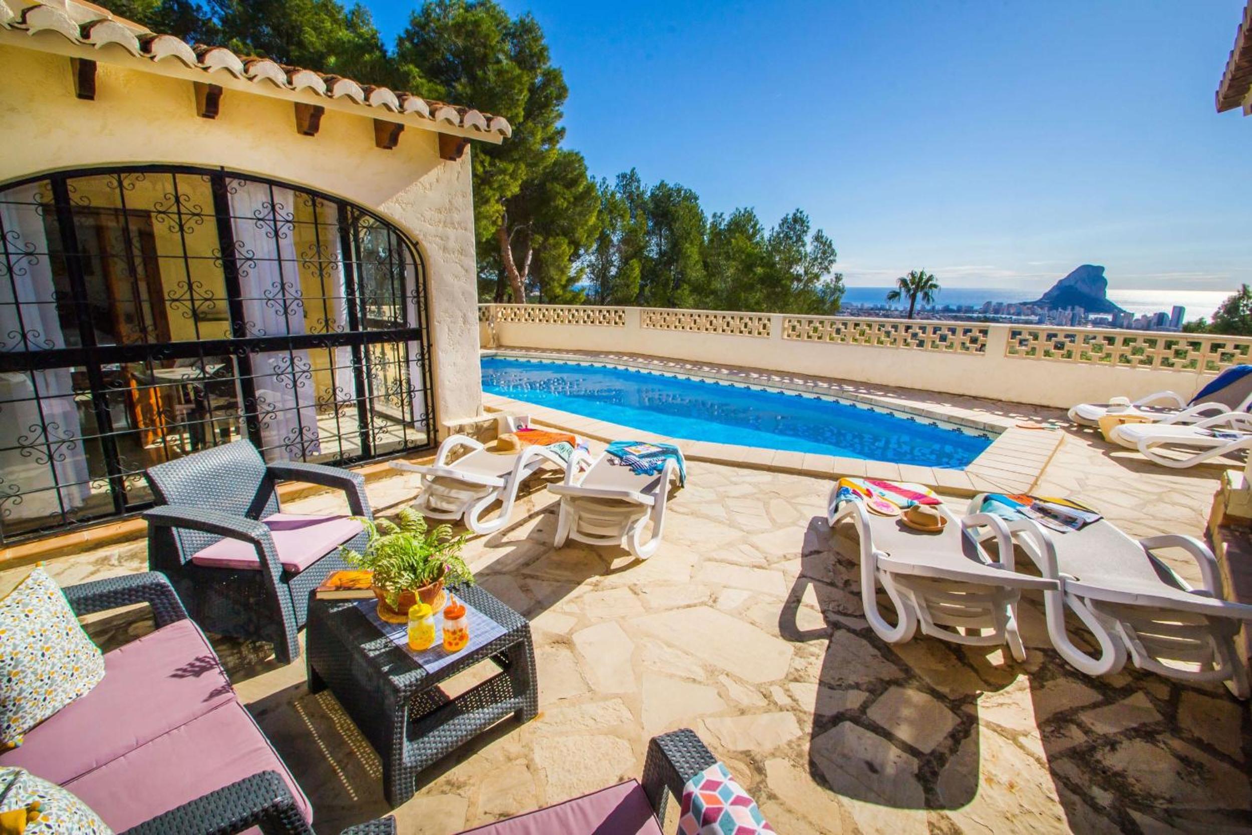 Hotel Villa Moskoa - PlusHolidays - Image 1