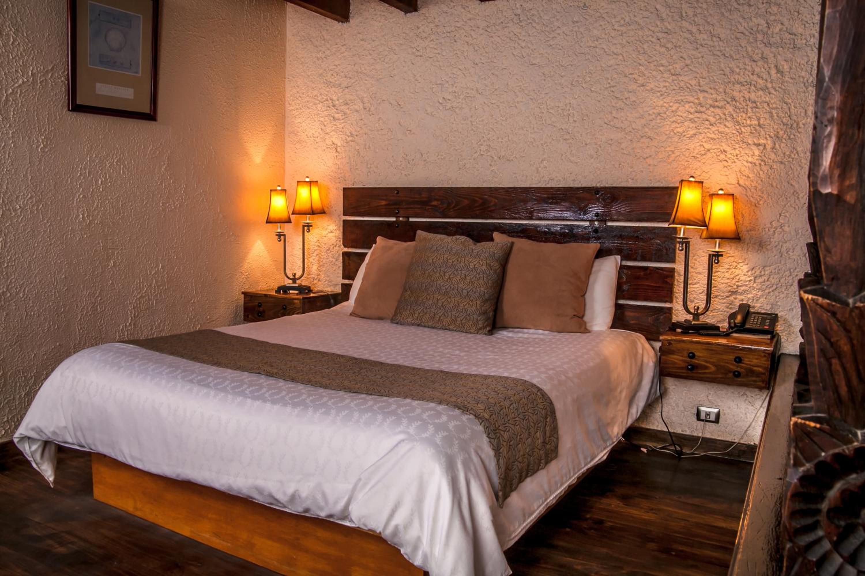 Las Rocas Resort & Spa
