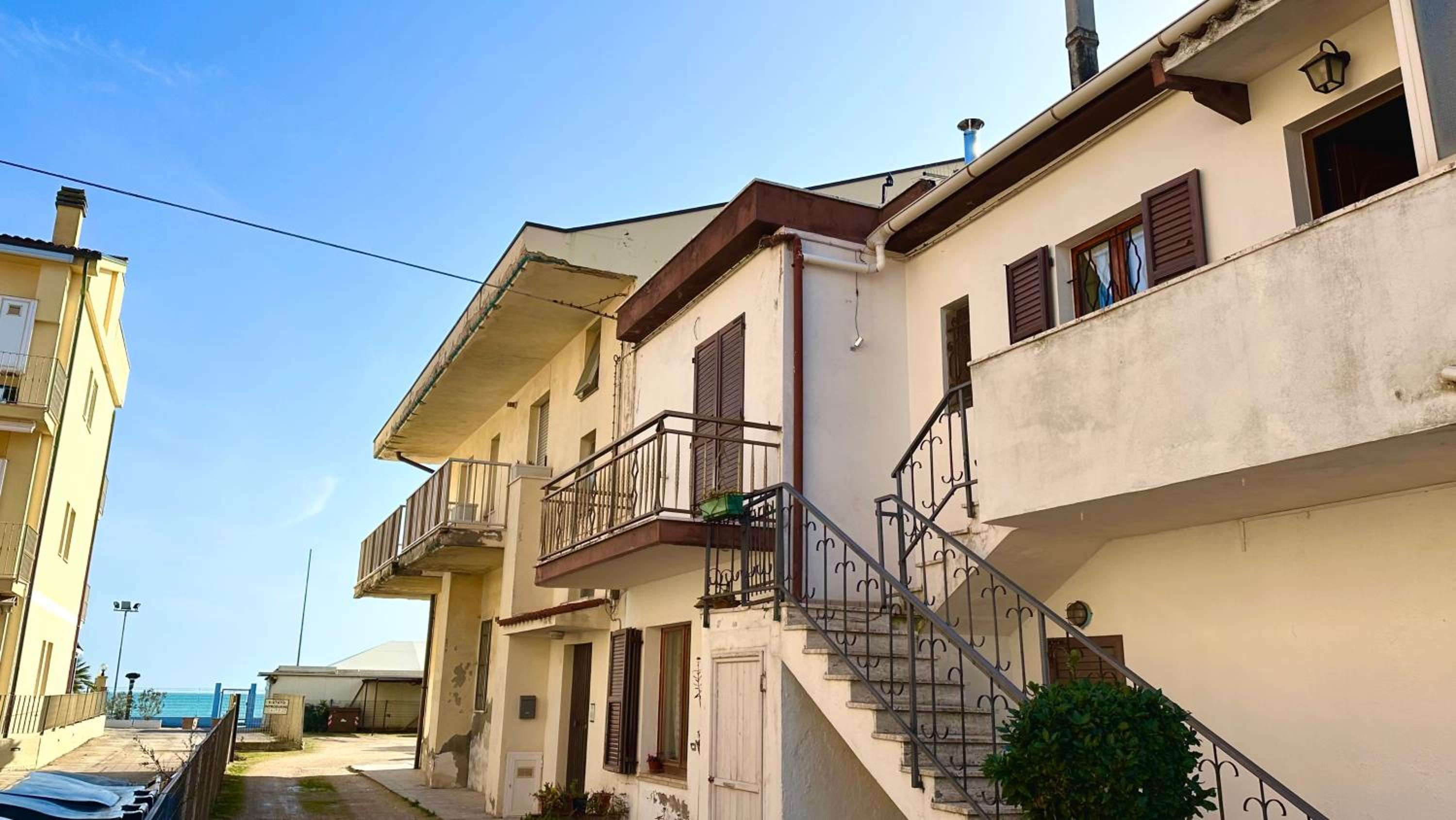 Trilocale centro Marcelli fronte mare - M223