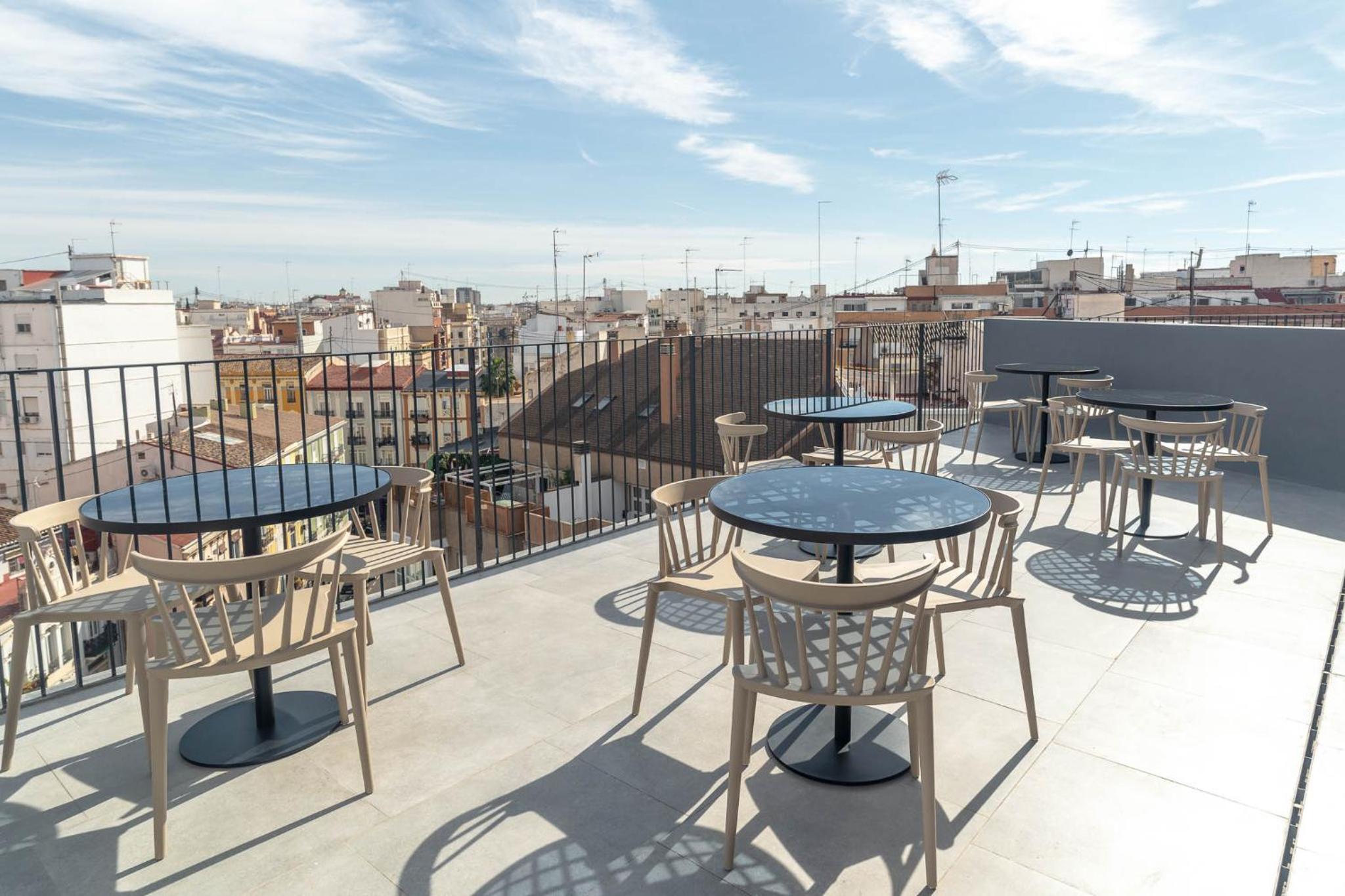 Limehome Valencia Carrer de Sant Jacint view 5