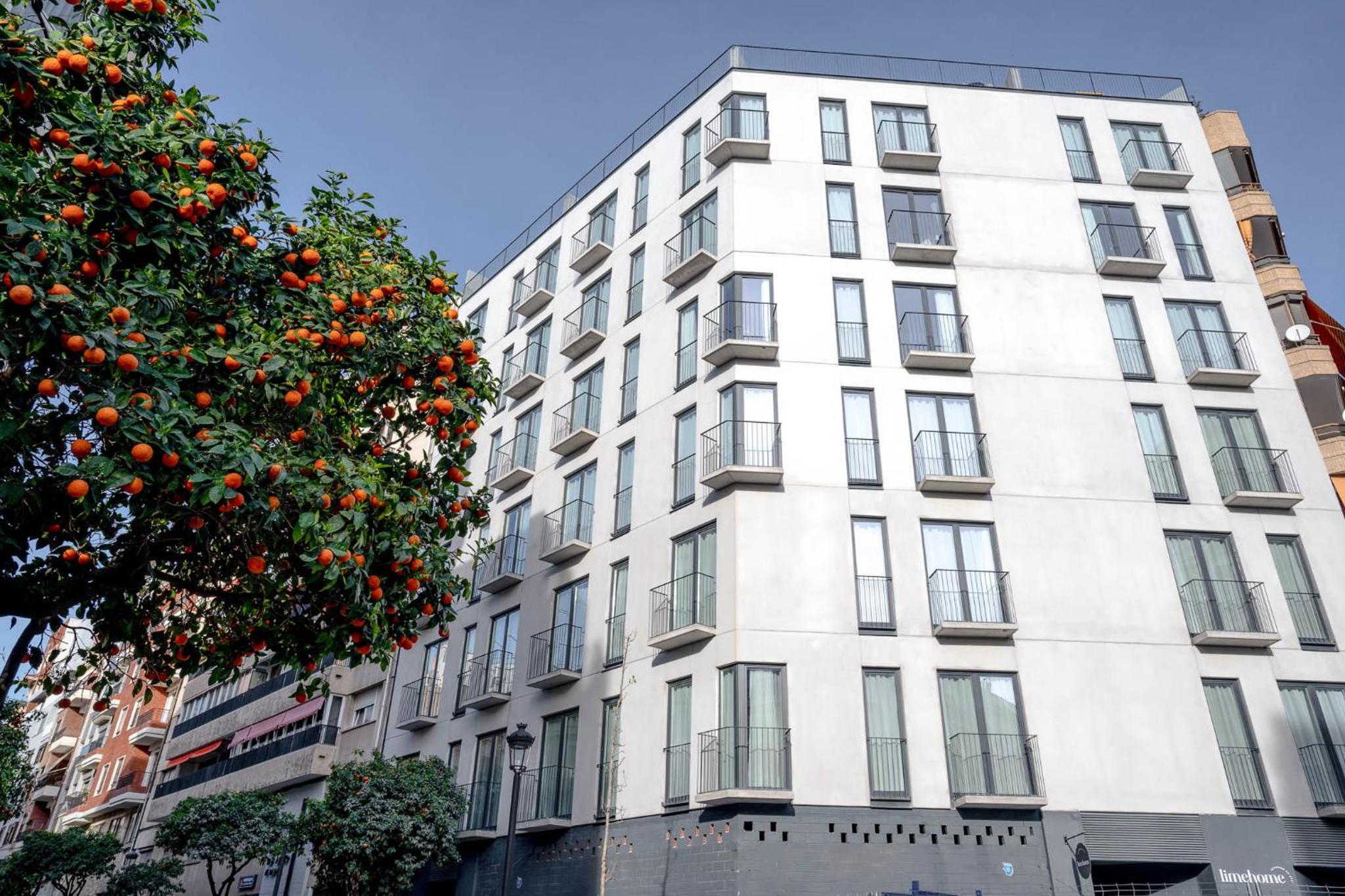 Limehome Valencia Carrer de Sant Jacint view 2