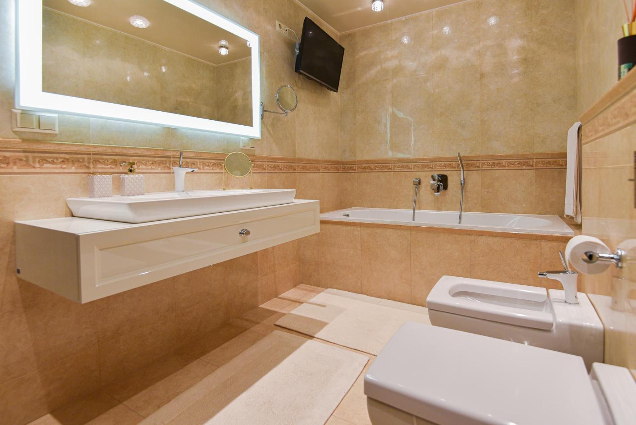 BIRUTE LUXURY 2 BEDROOMS view 2