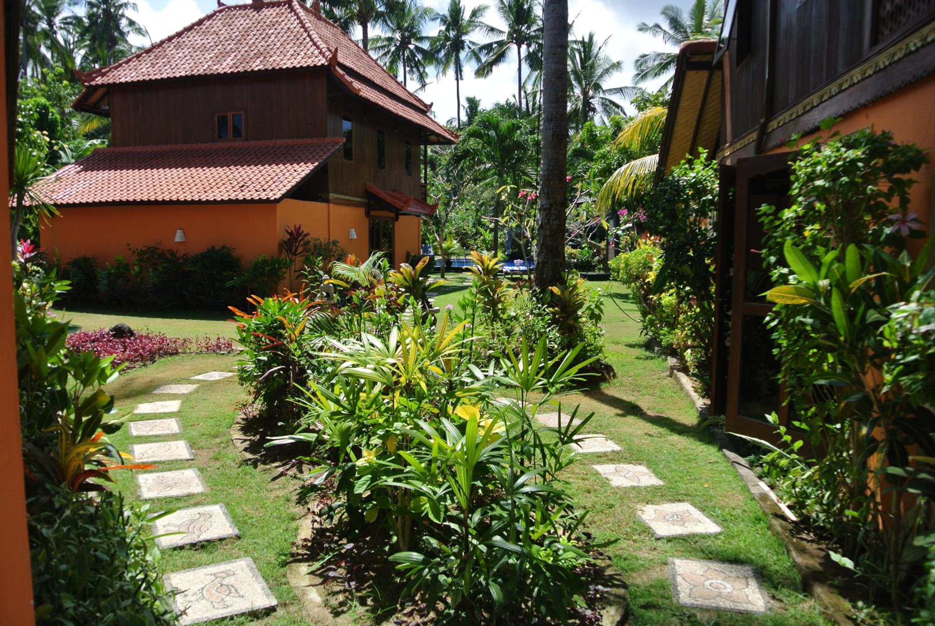 Kura Kura Villas & Candidasa Mini Golf view 4