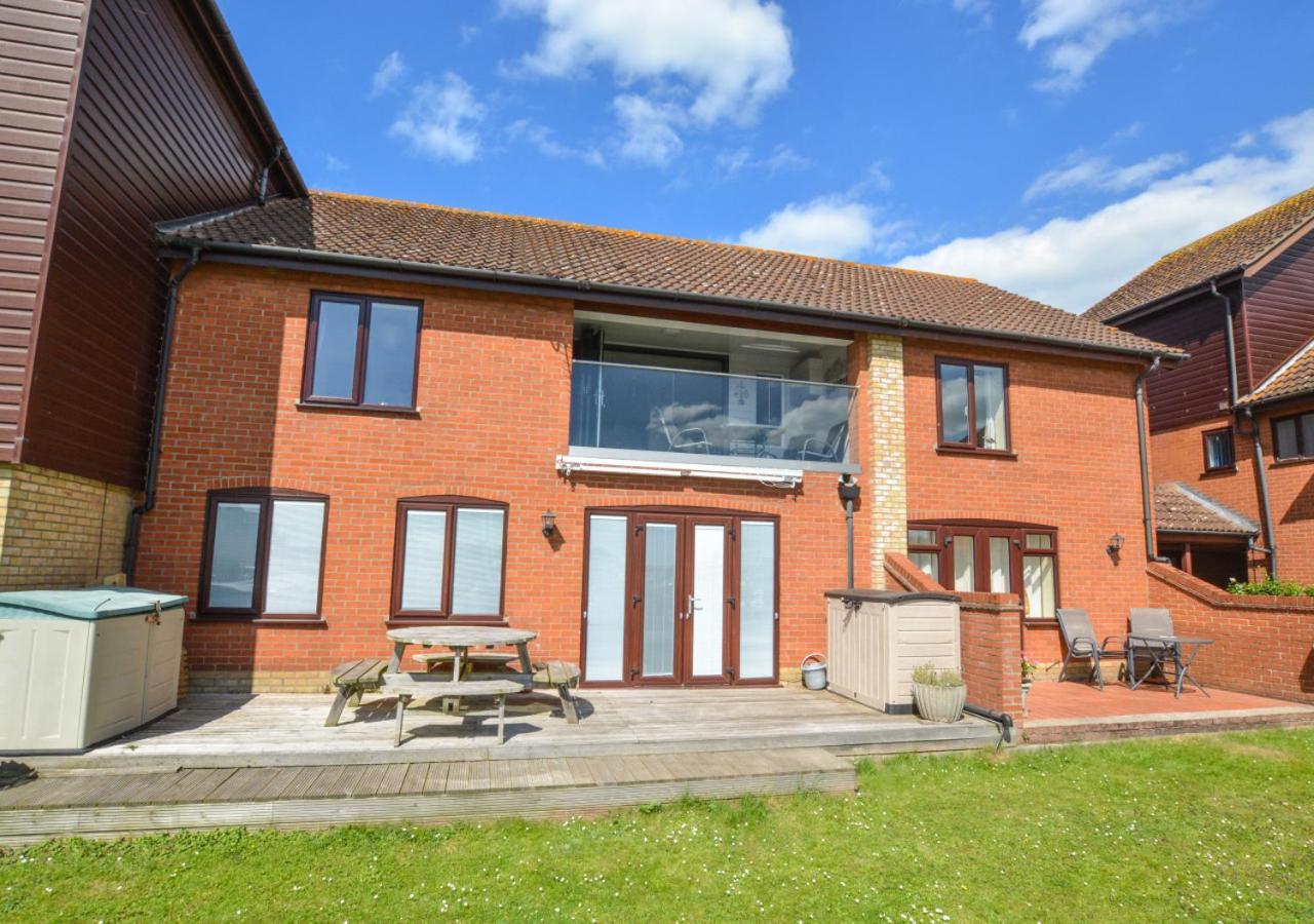 2 Bed in Horning oc-1860