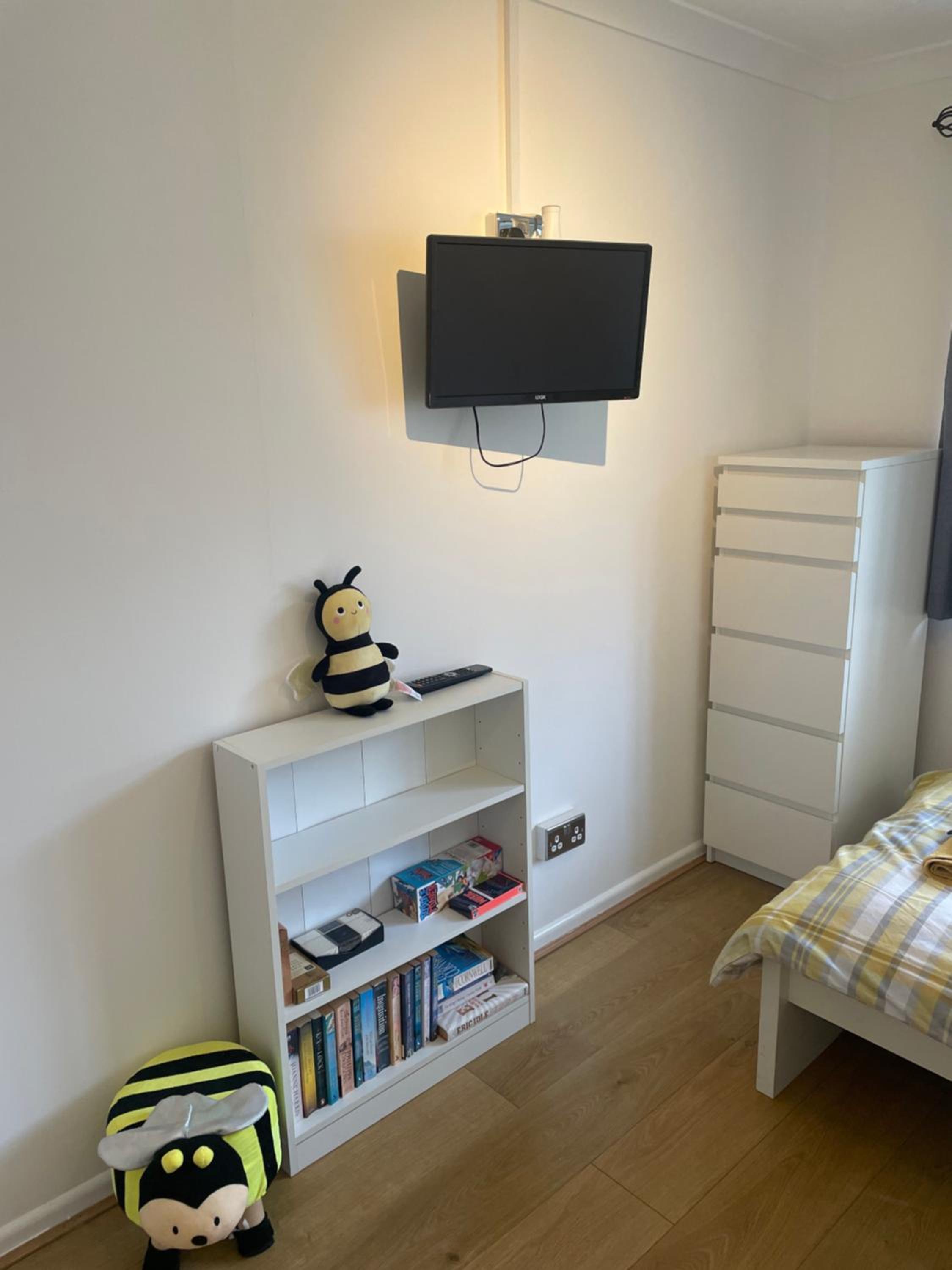 BumbleBee Lodge
