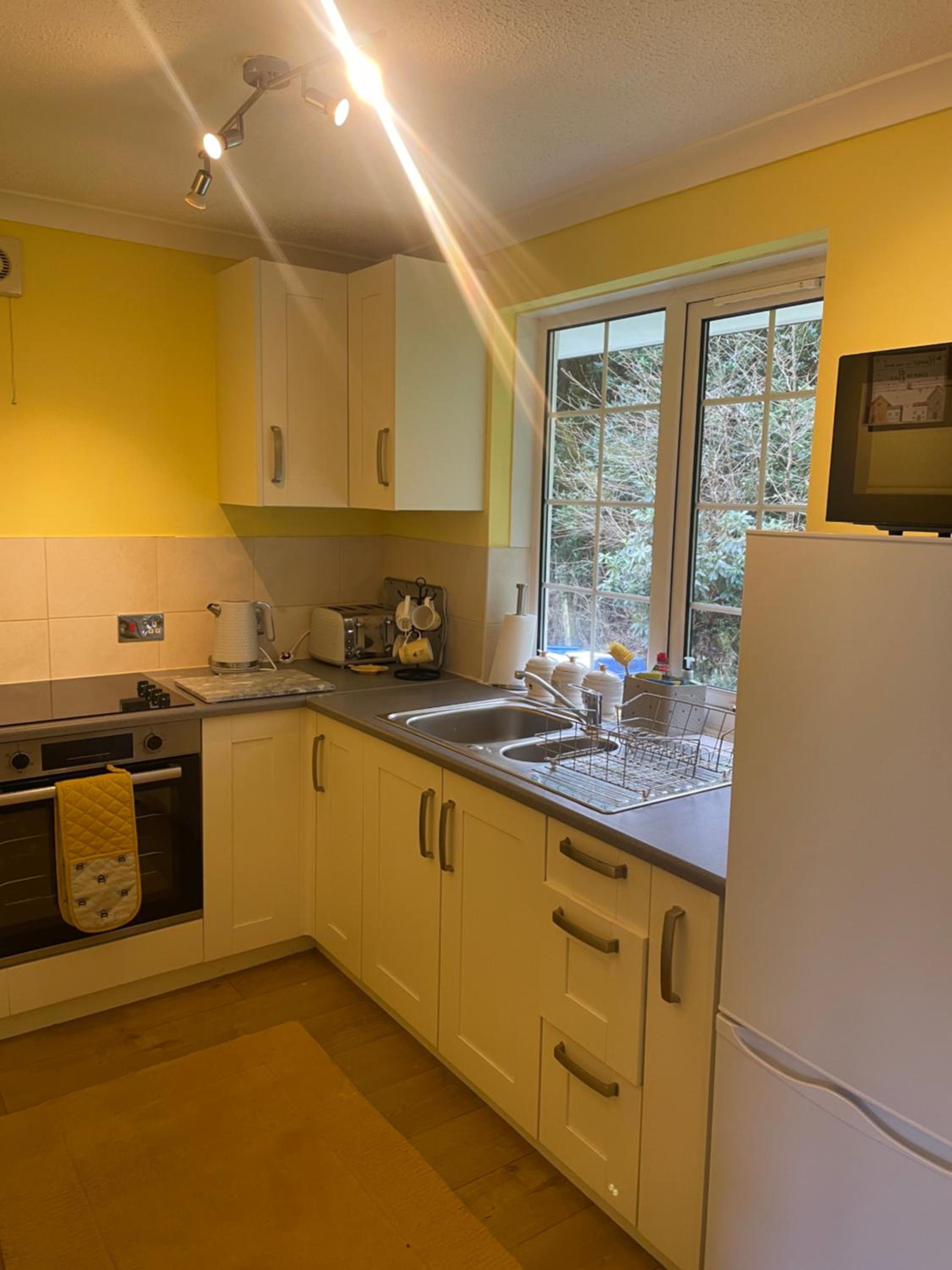 BumbleBee Lodge