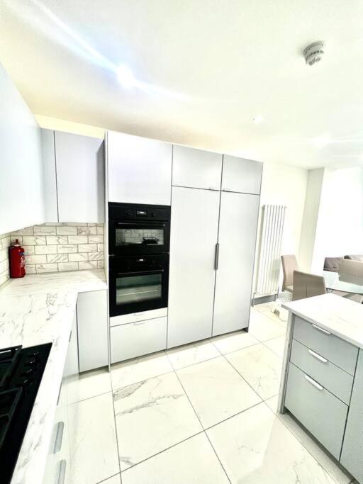 Promotion Half Price 3 Bedroom House In Putney view 5