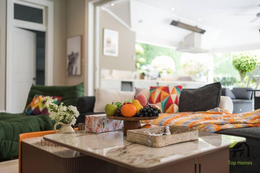 'Lynwood' Warrawee Manor- Koi Home